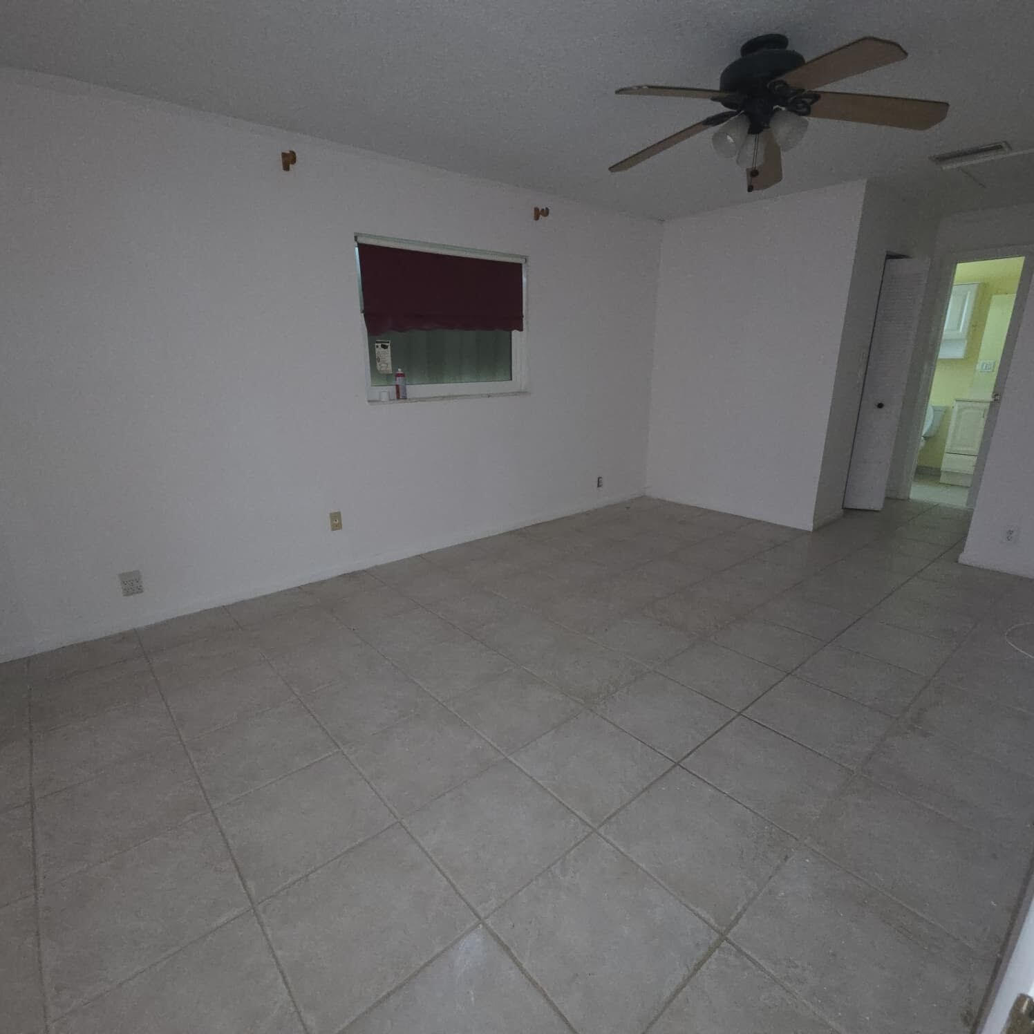 1641 Nw 49th Street Property Photo 4
