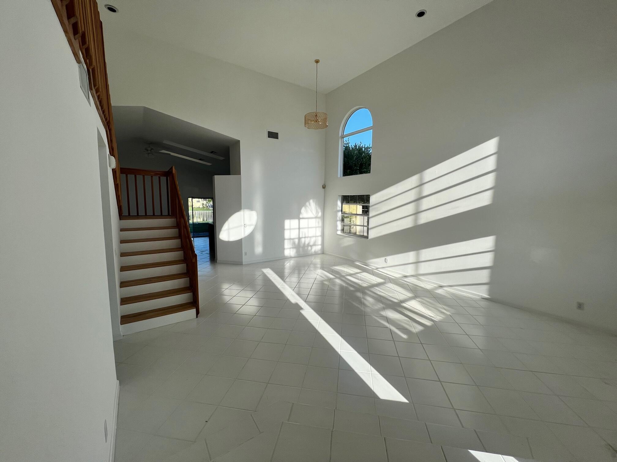 8501 Windy Circle Property Photo 4