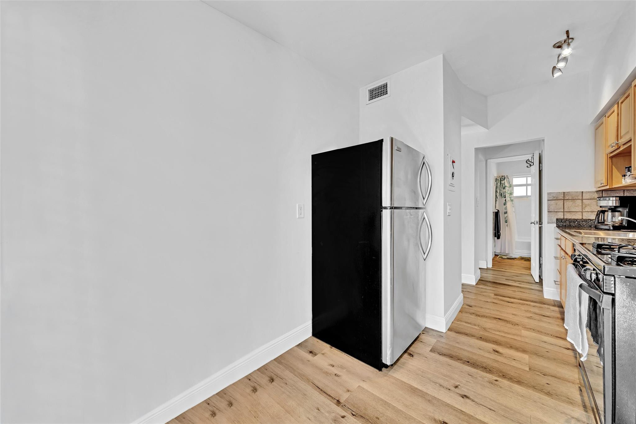 805 Ne 17th Avenue 4 Property Photo 15