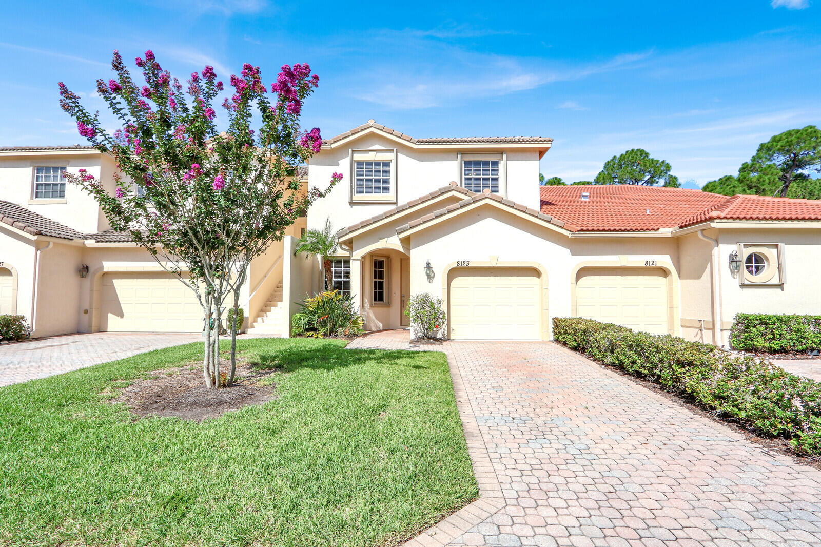 8123 CARNOUSTIE Place Property Photo 1