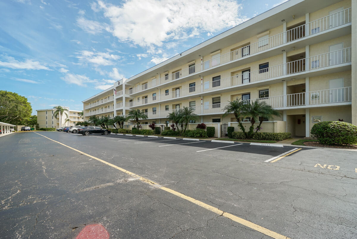 300 N Hwy A1A F-306 Property Photo 1