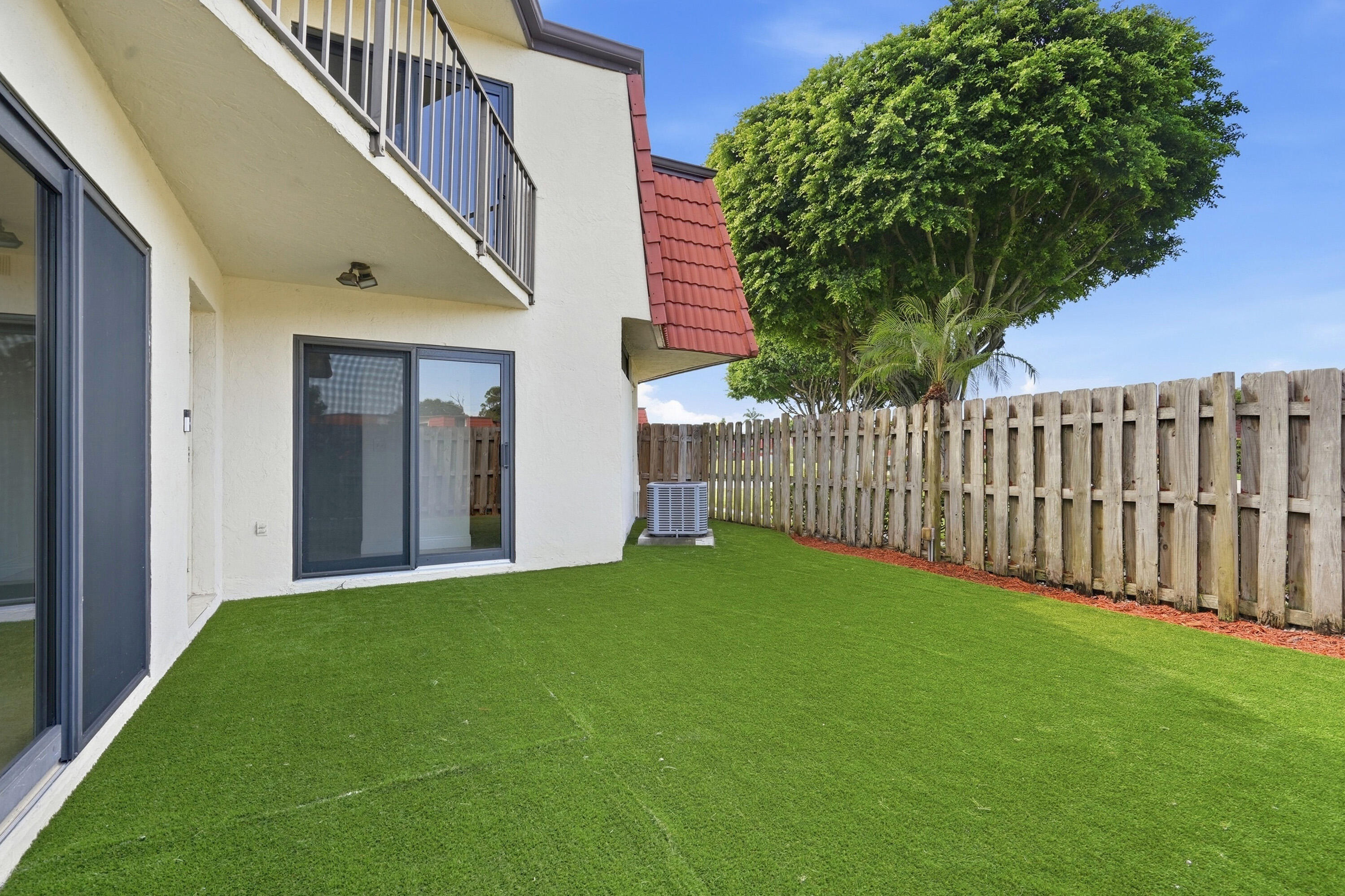 3801 Victoria Drive Property Photo 4