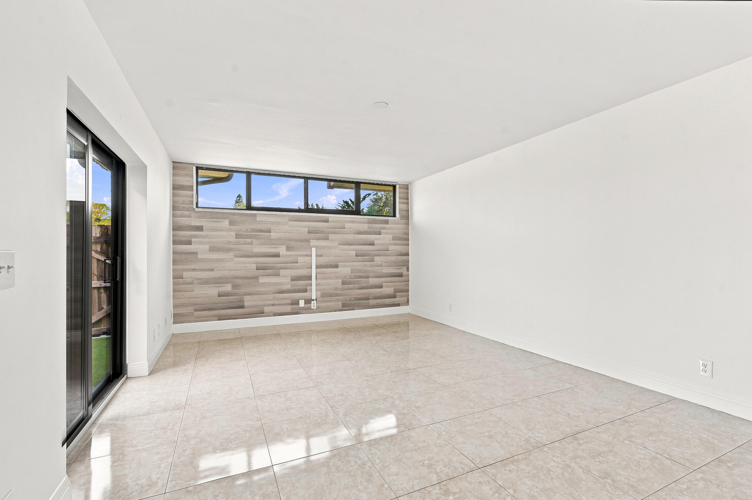 3801 Victoria Drive Property Photo 8