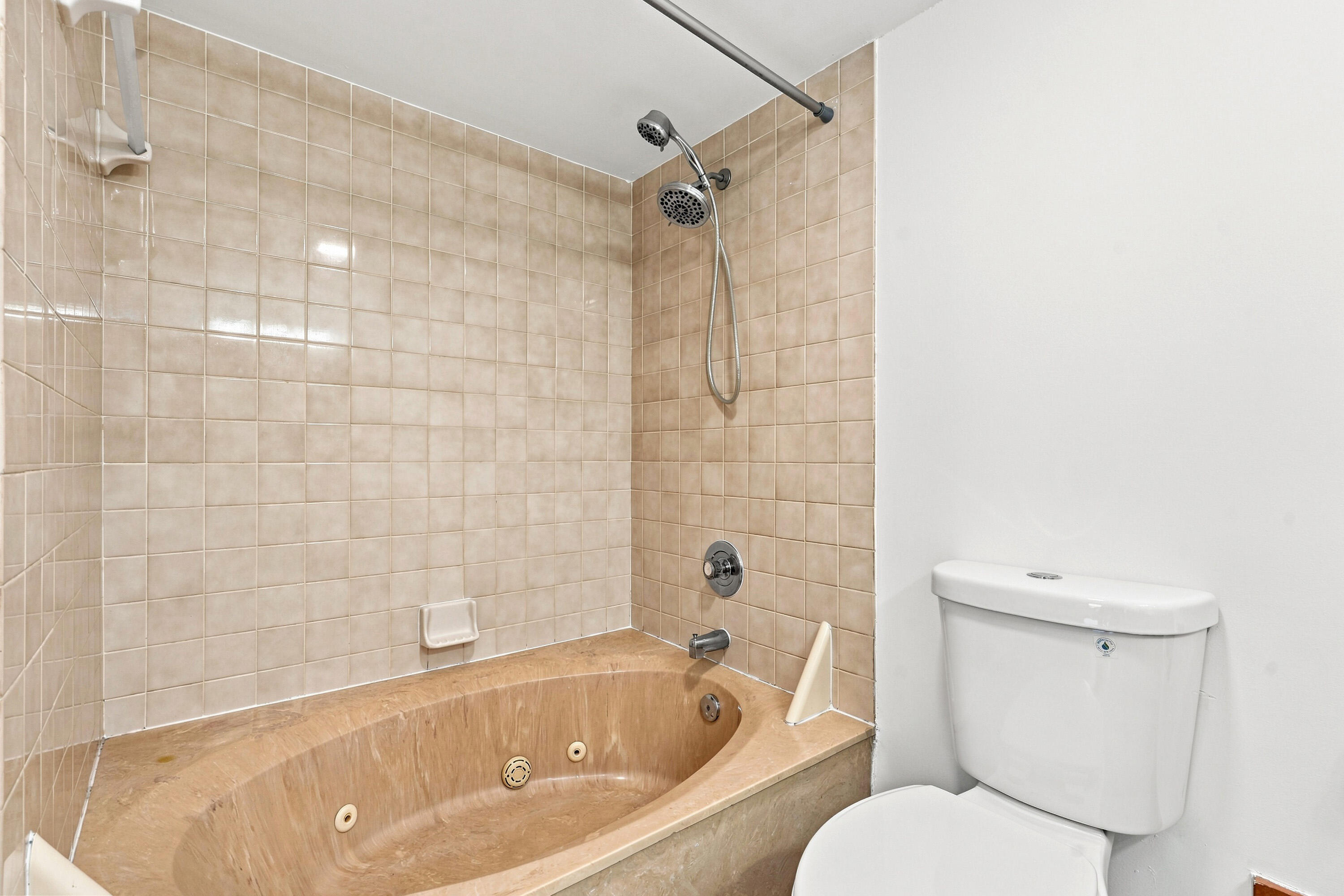 3801 Victoria Drive Property Photo 23
