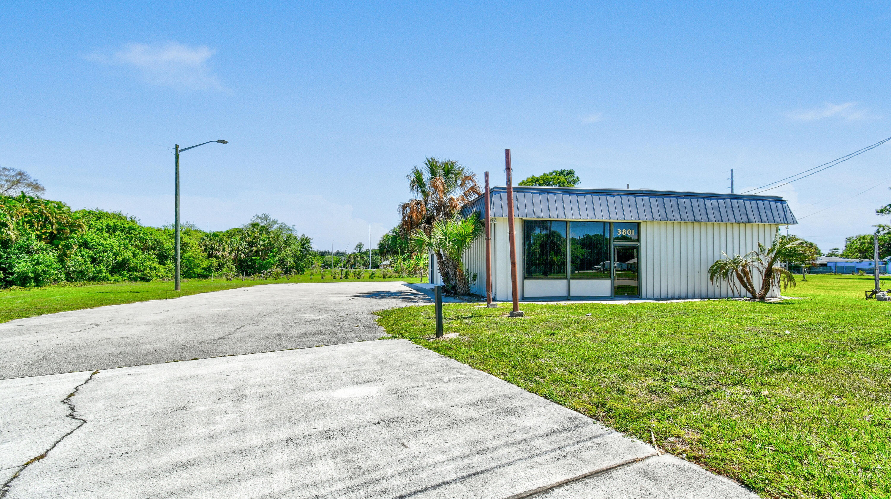 3801 Okeechobee Road Property Photo 1