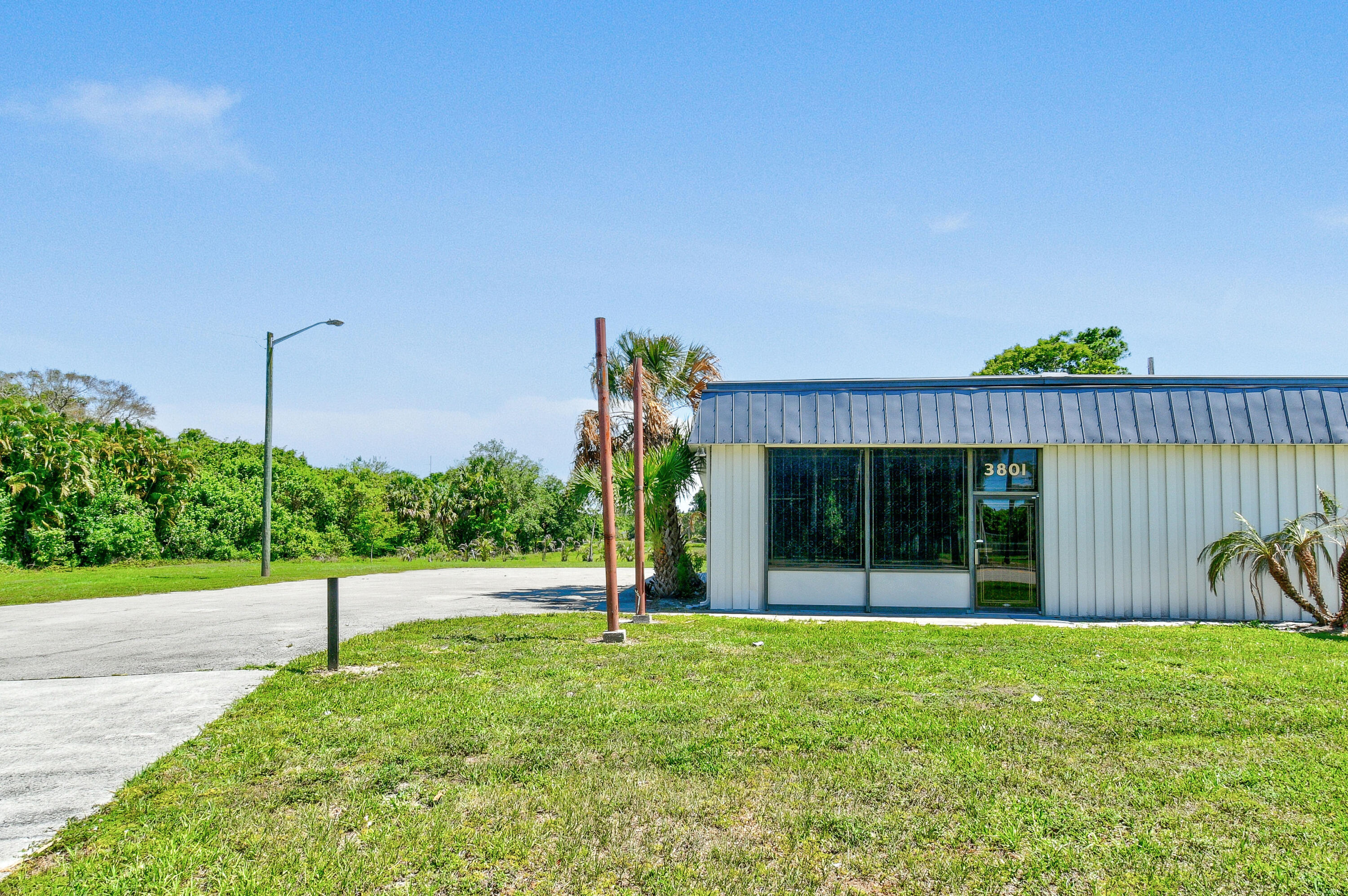 3801 Okeechobee Road Property Photo 2