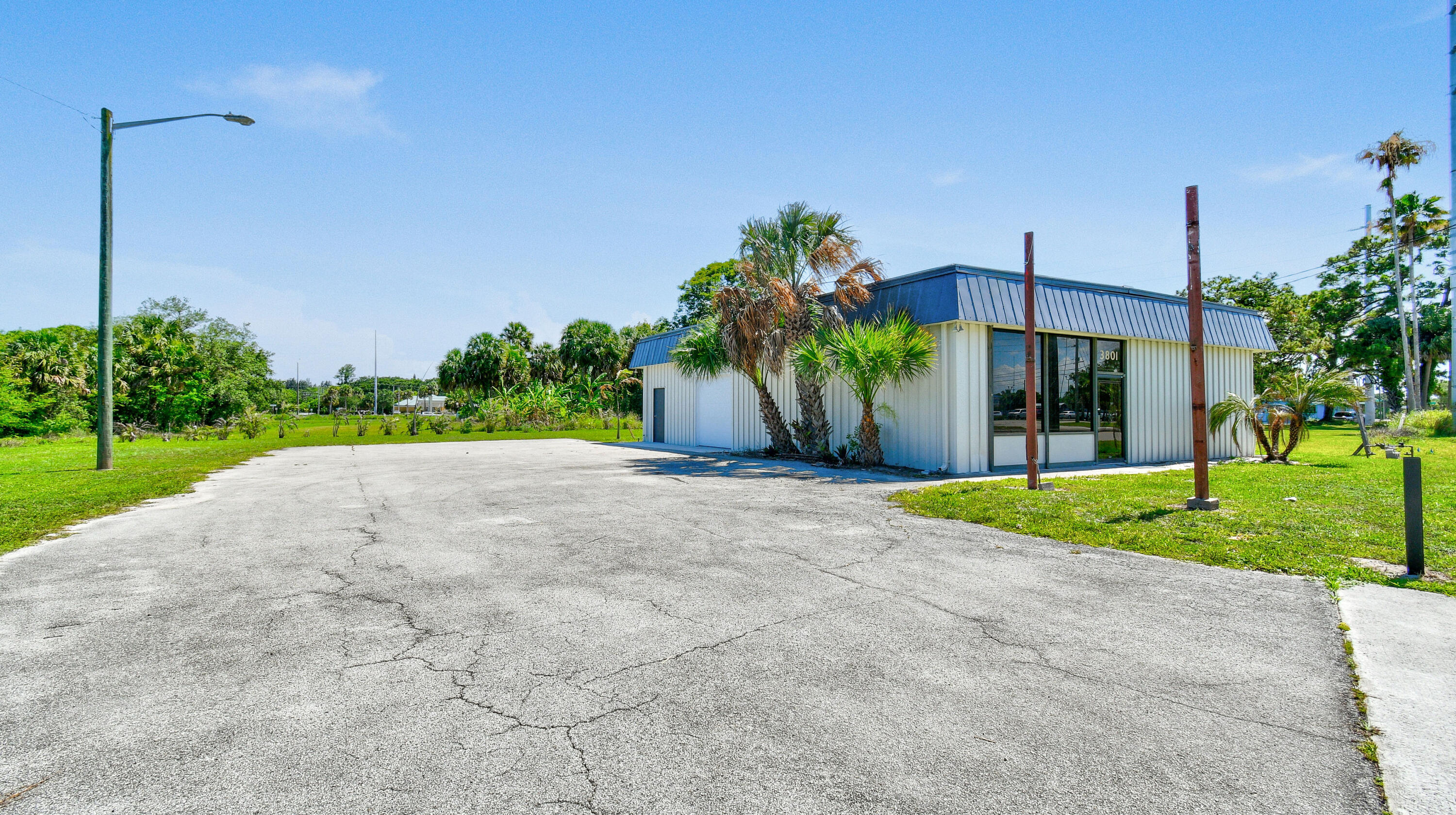 3801 Okeechobee Road Property Photo 3