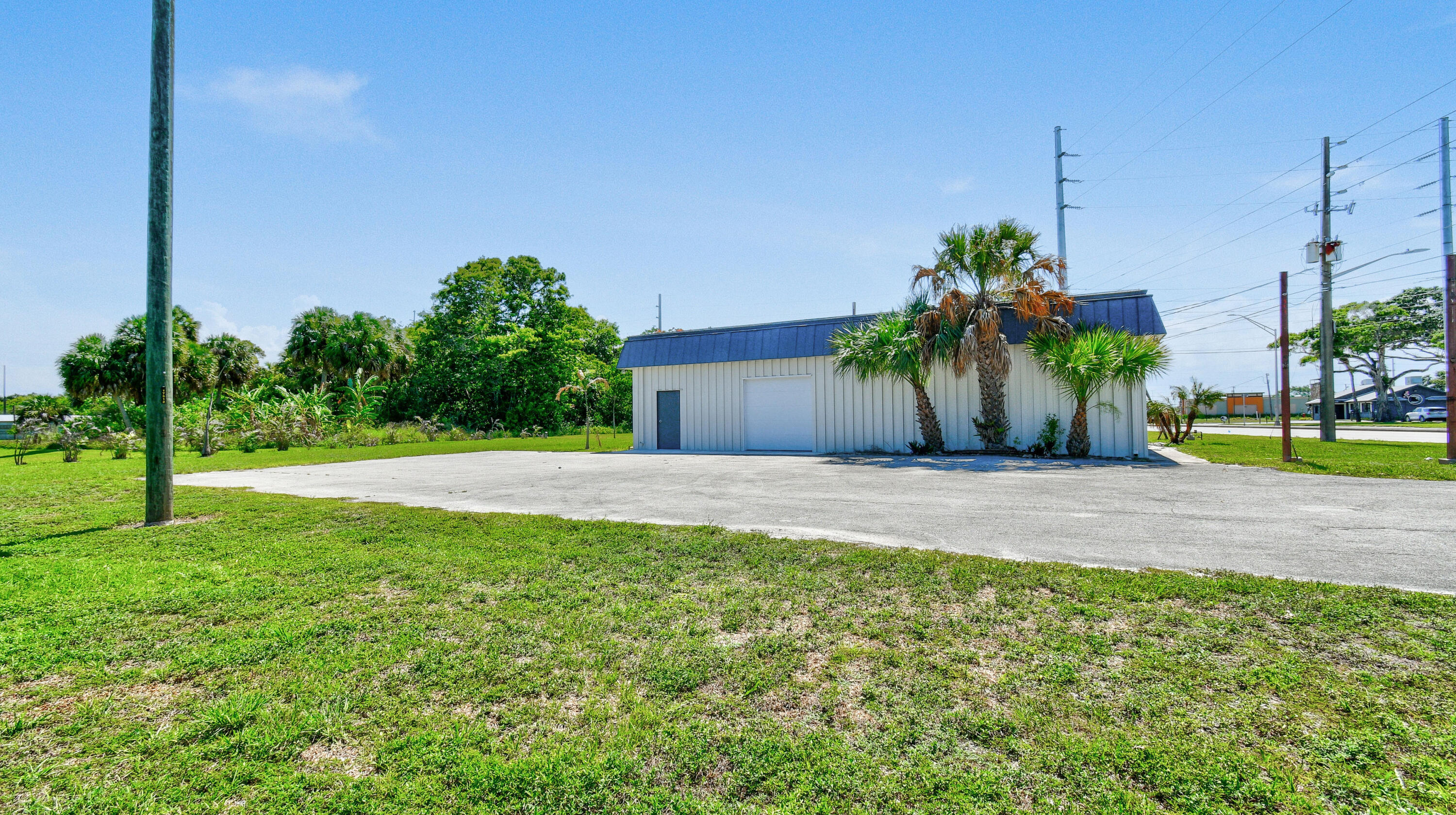 3801 Okeechobee Road Property Photo 4