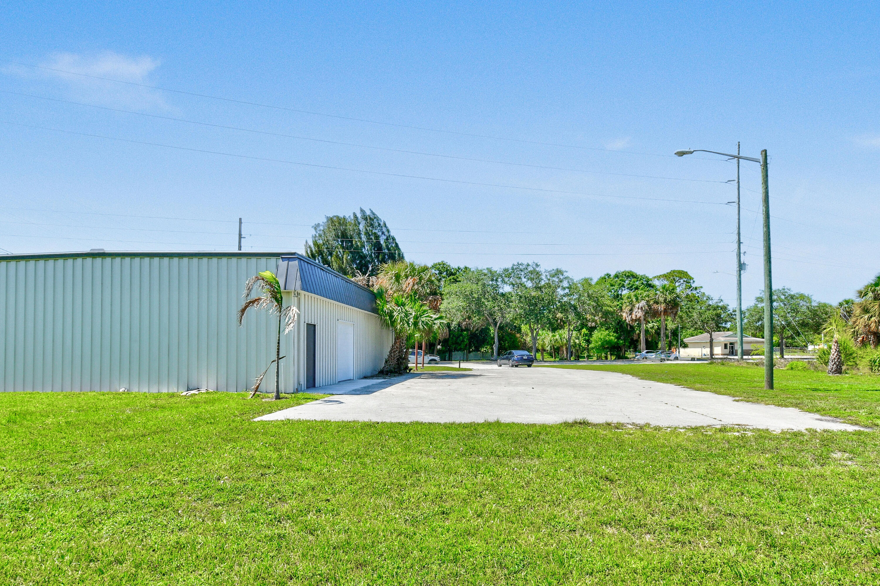 3801 Okeechobee Road Property Photo 5