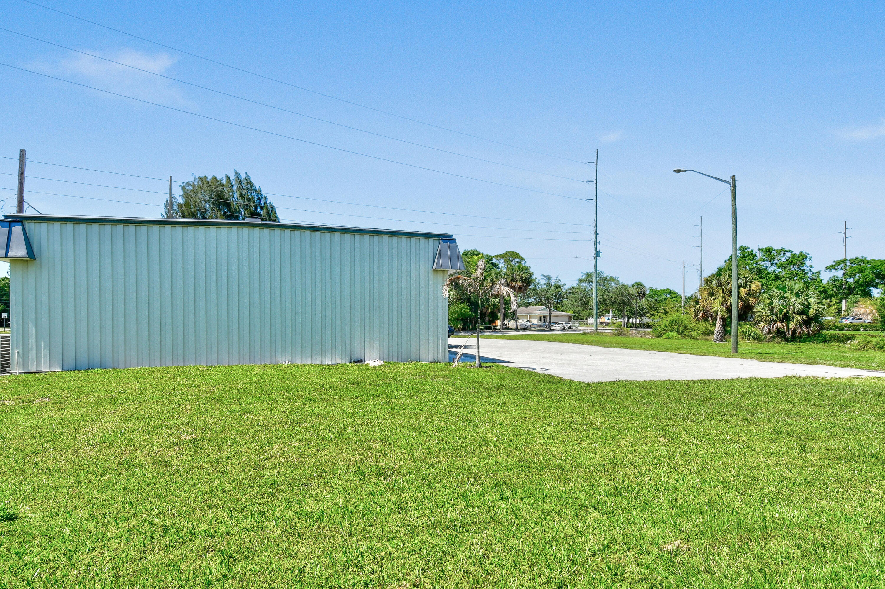 3801 Okeechobee Road Property Photo 6