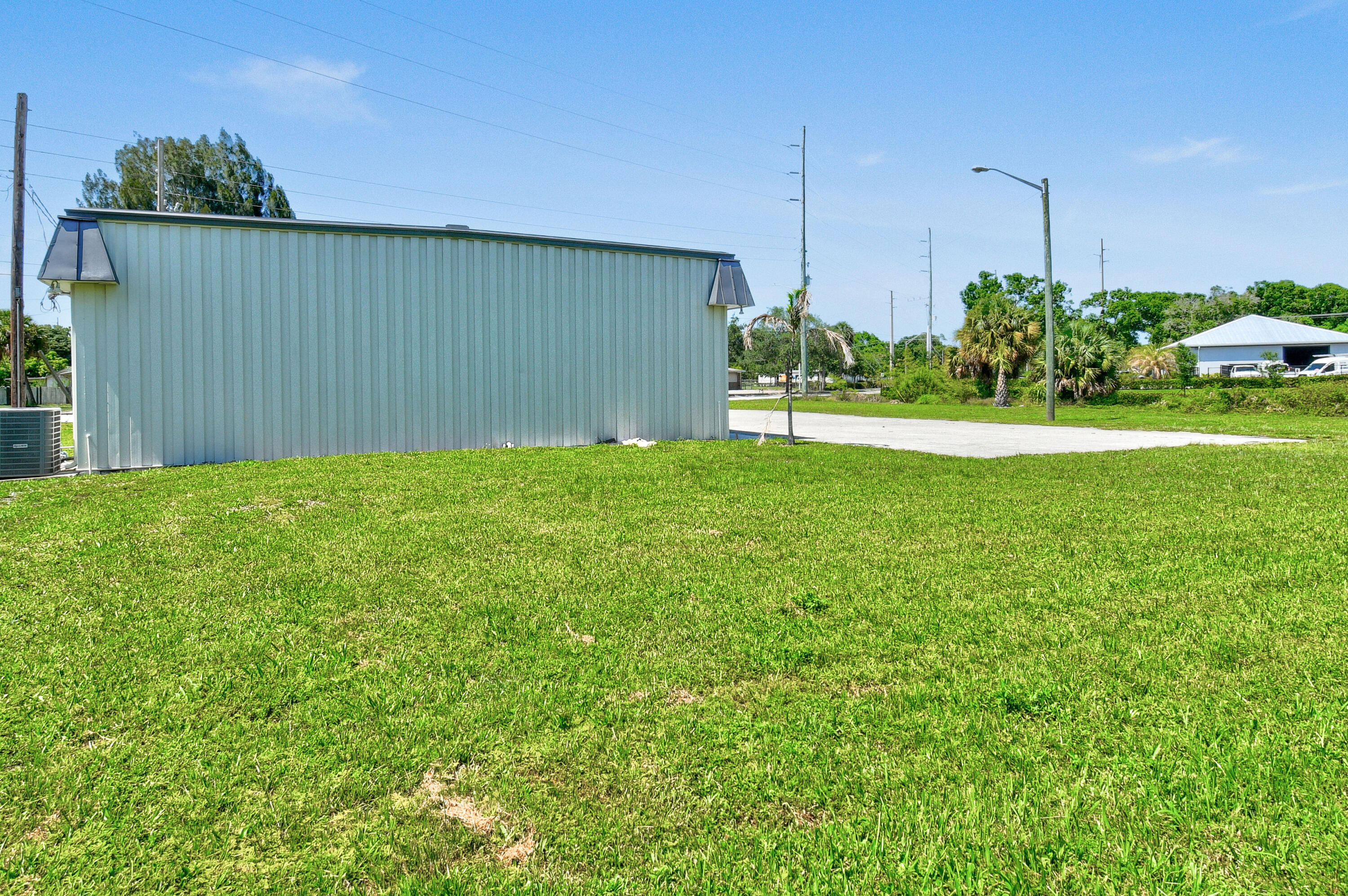 3801 Okeechobee Road Property Photo 7