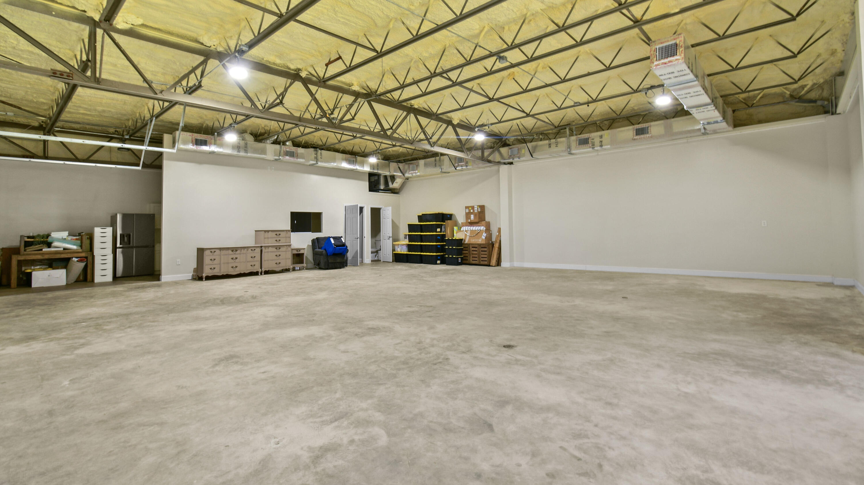 3801 Okeechobee Road Property Photo 8