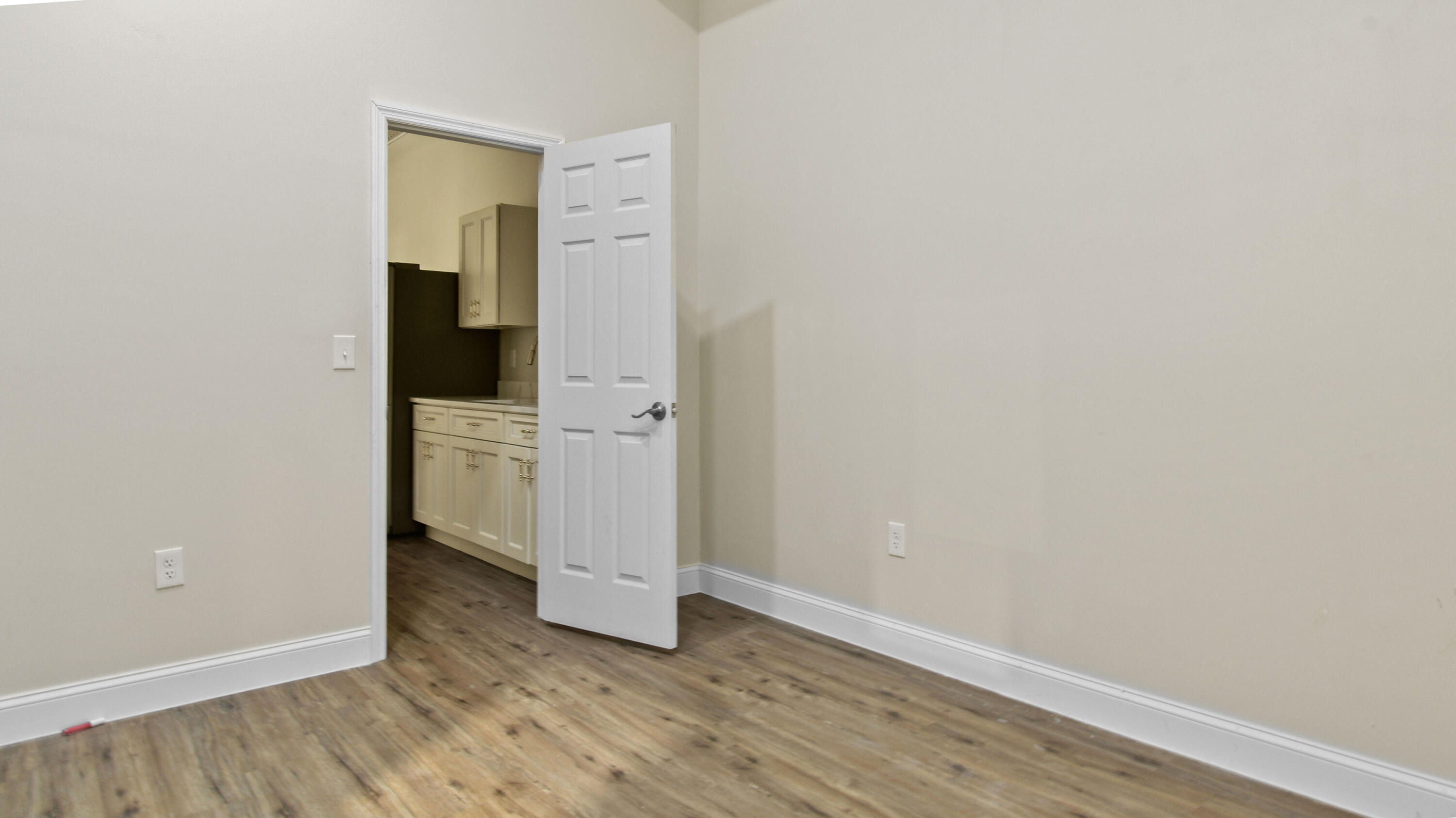 3801 Okeechobee Road Property Photo 14