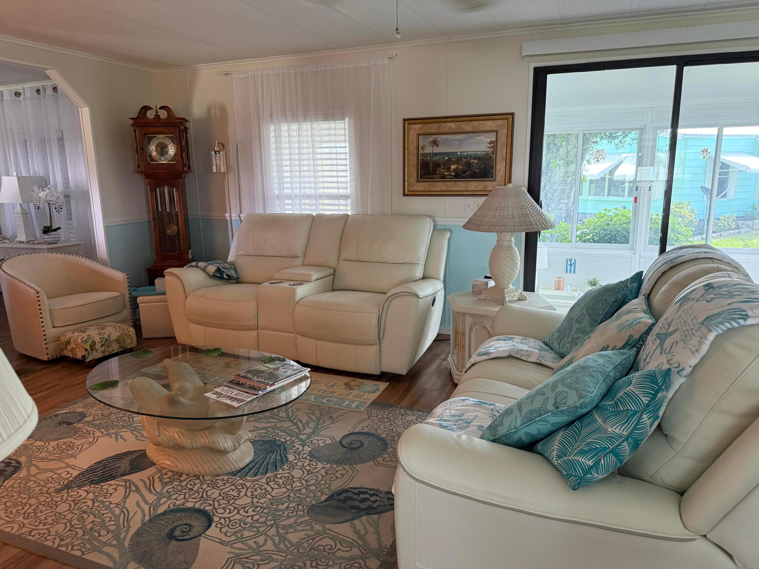 2 Jose Martin Property Photo 8