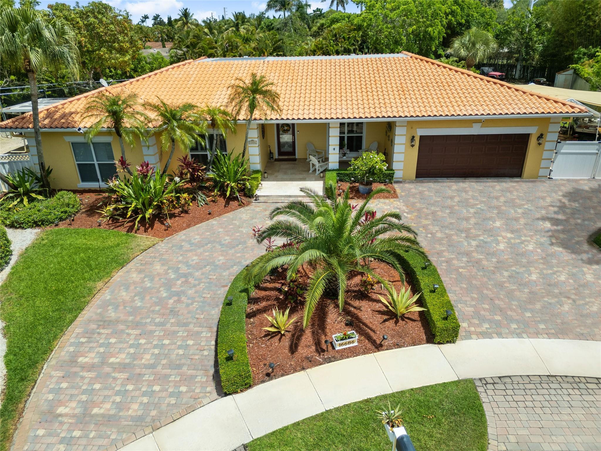 16686 GOLFVIEW Drive