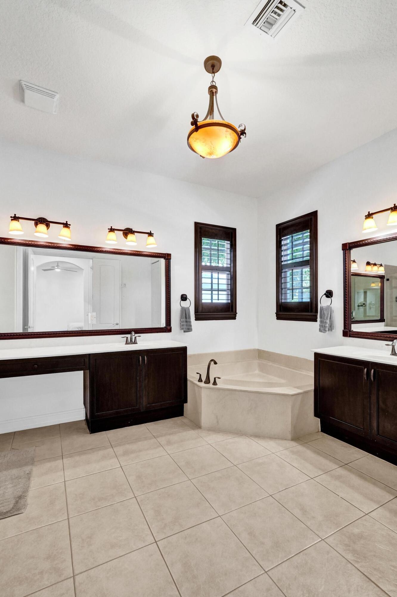 111 Leather Leaf Drive Property Photo 23