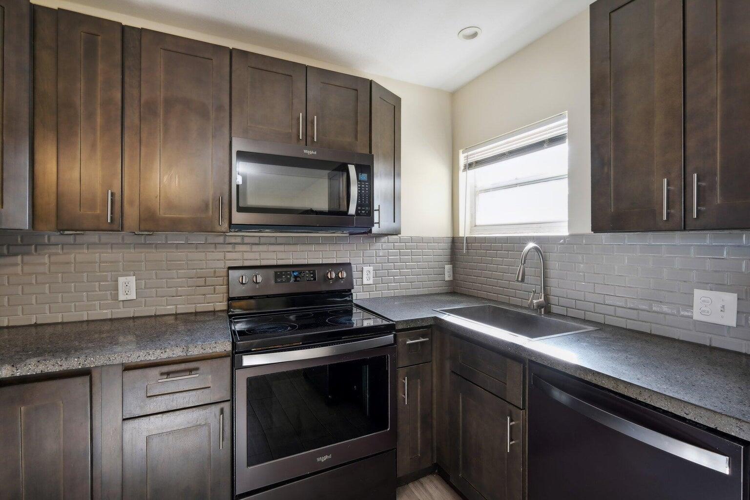 1455 15th Avenue Property Photo 9