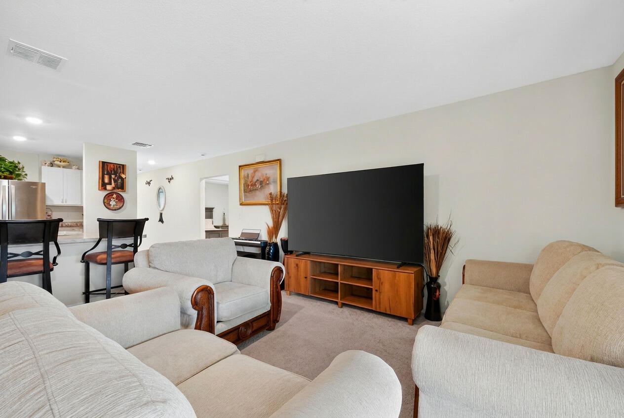 2274 Se Powell Court Property Photo 11