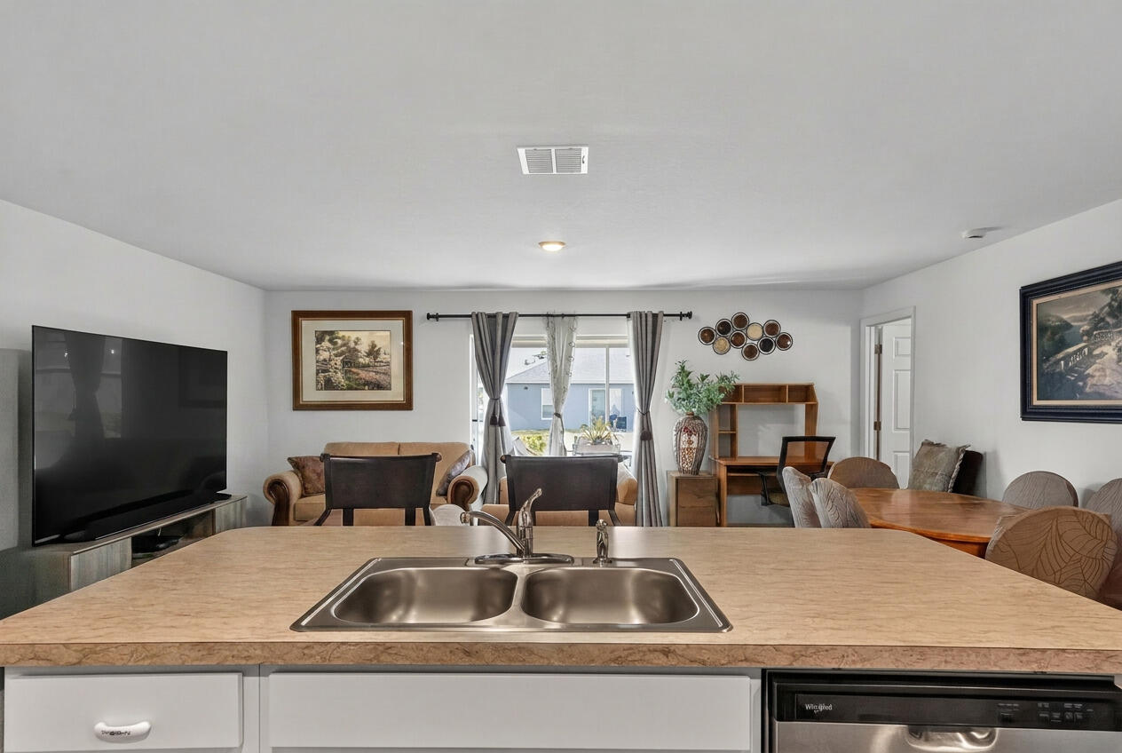 2274 Se Powell Court Property Photo 12