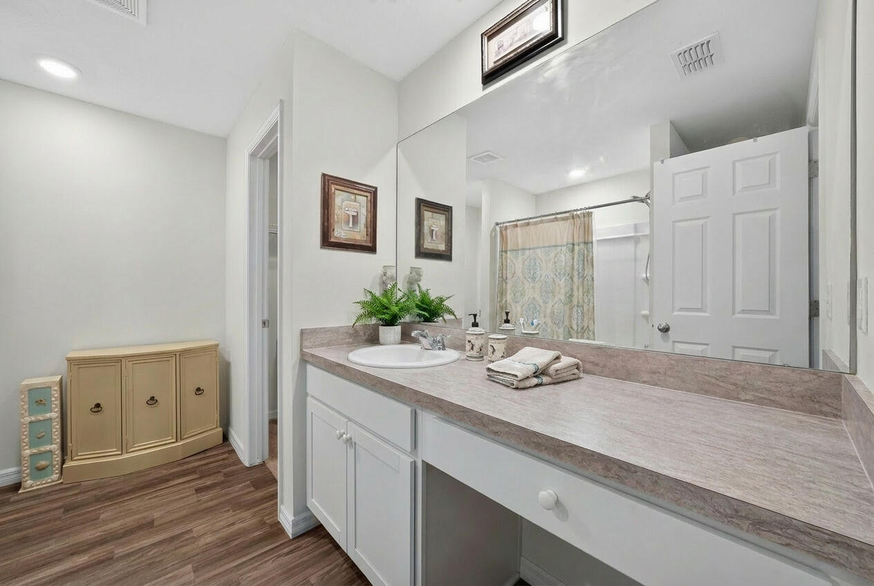 2274 Se Powell Court Property Photo 20