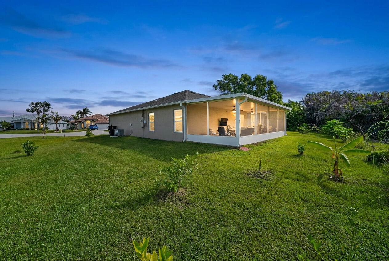 2274 Se Powell Court Property Photo 31