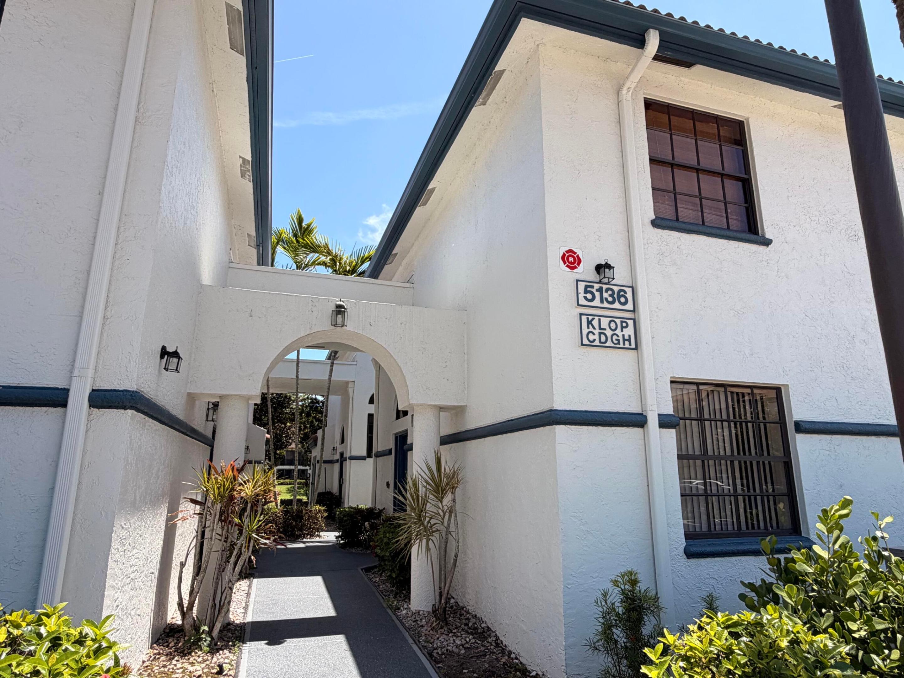 5136 FLORIA Drive G Property Photo 1