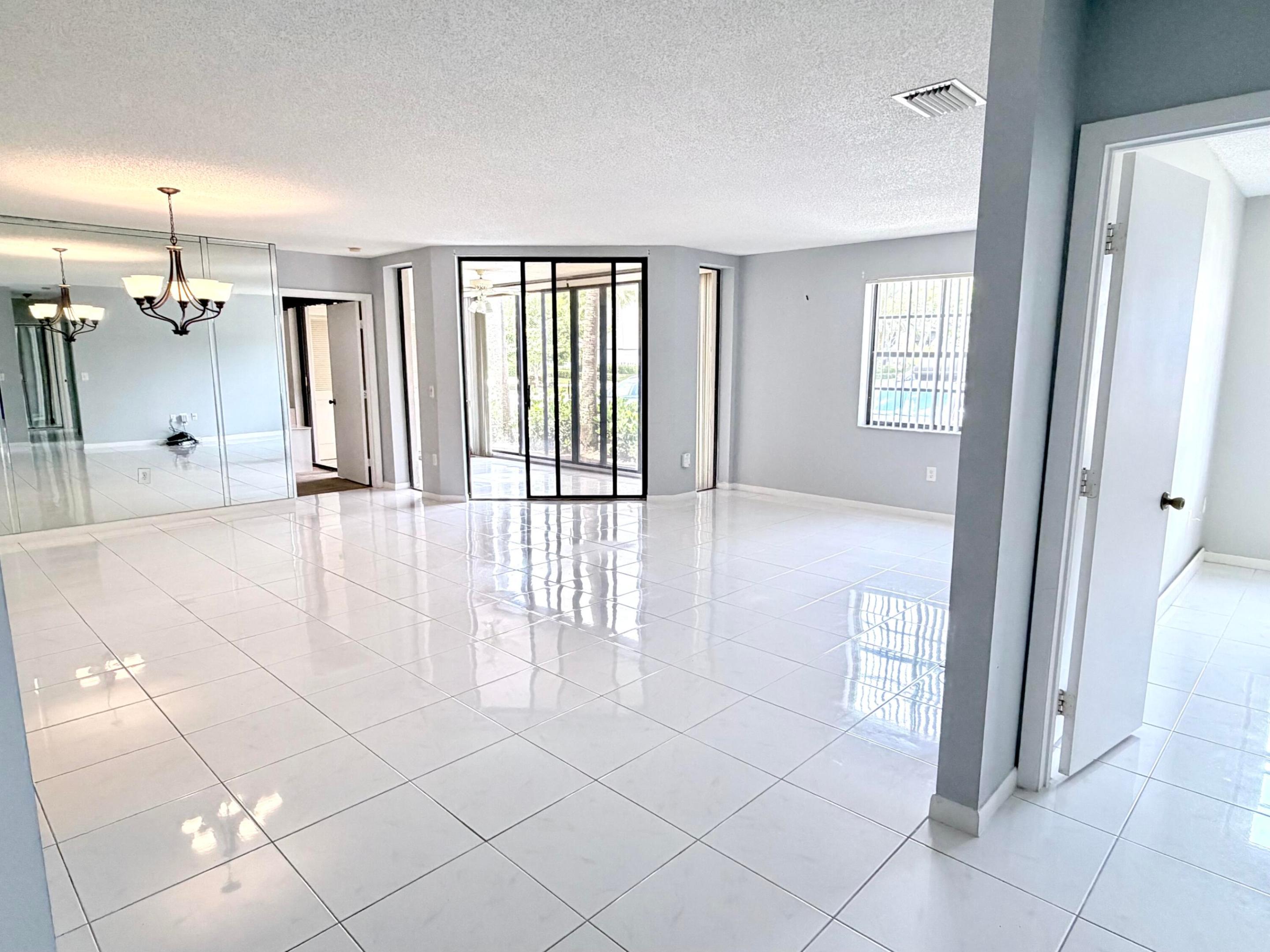 5136 Floria Drive G Property Photo 4