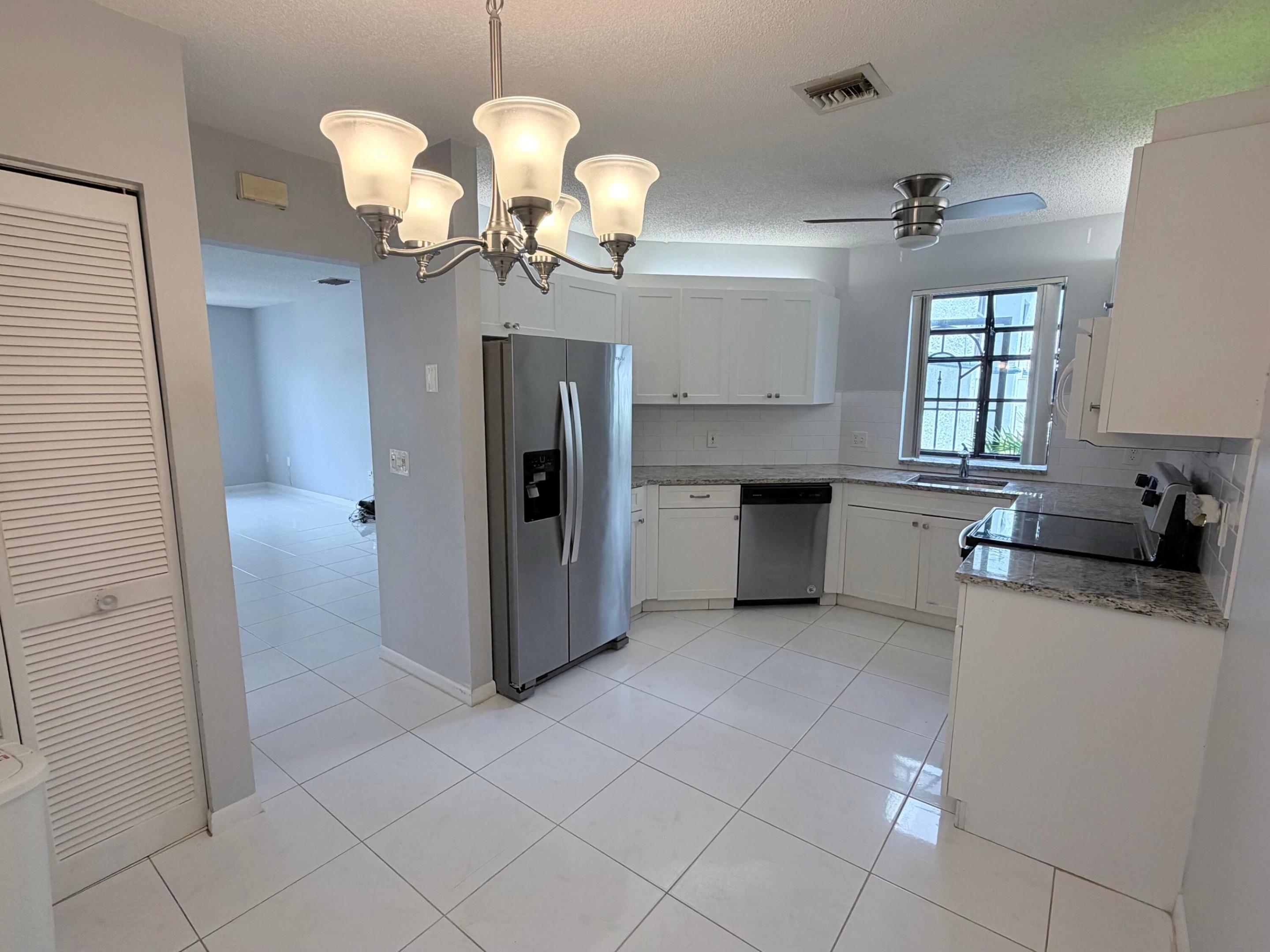 5136 Floria Drive G Property Photo 6