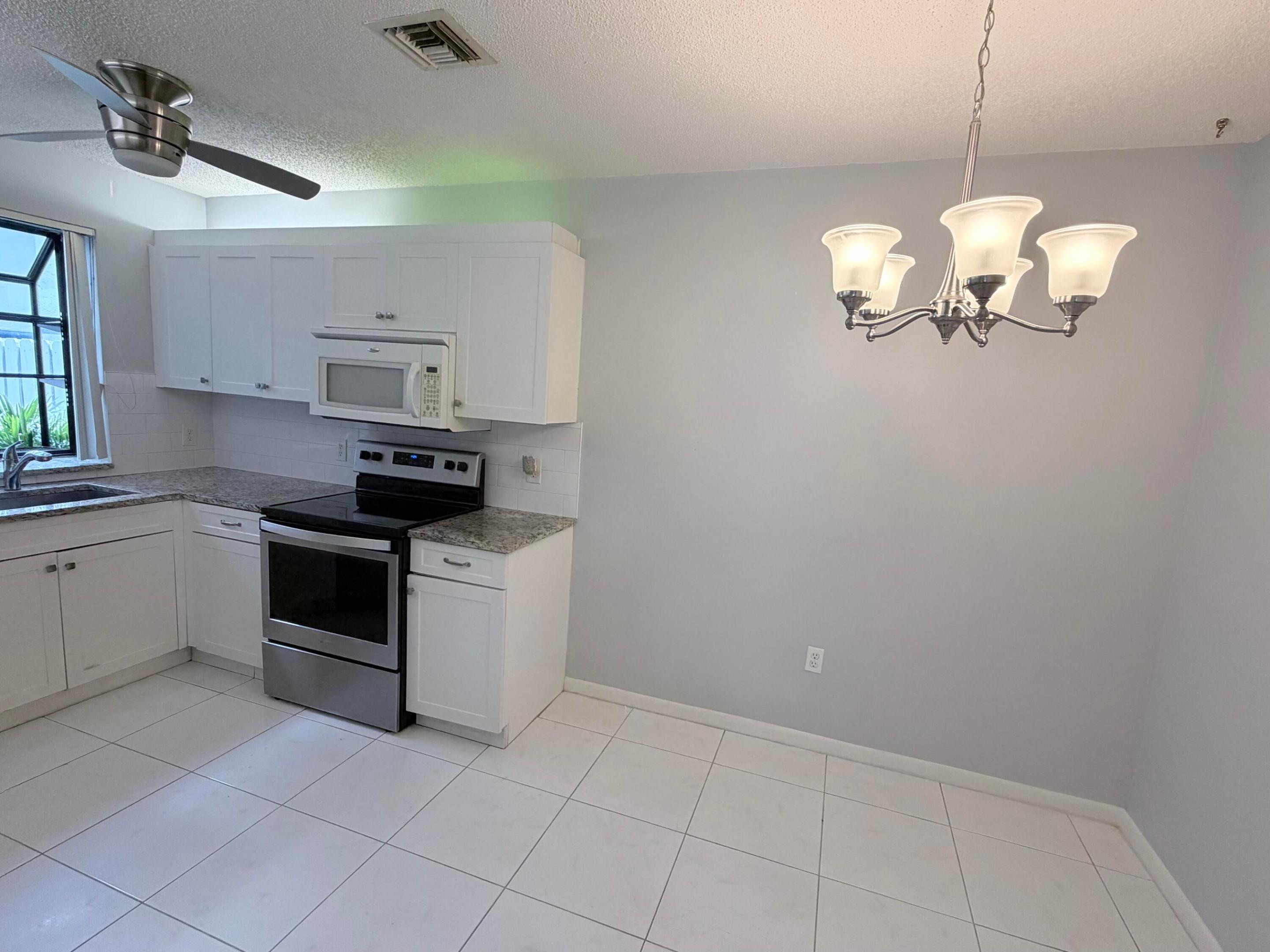 5136 Floria Drive G Property Photo 7
