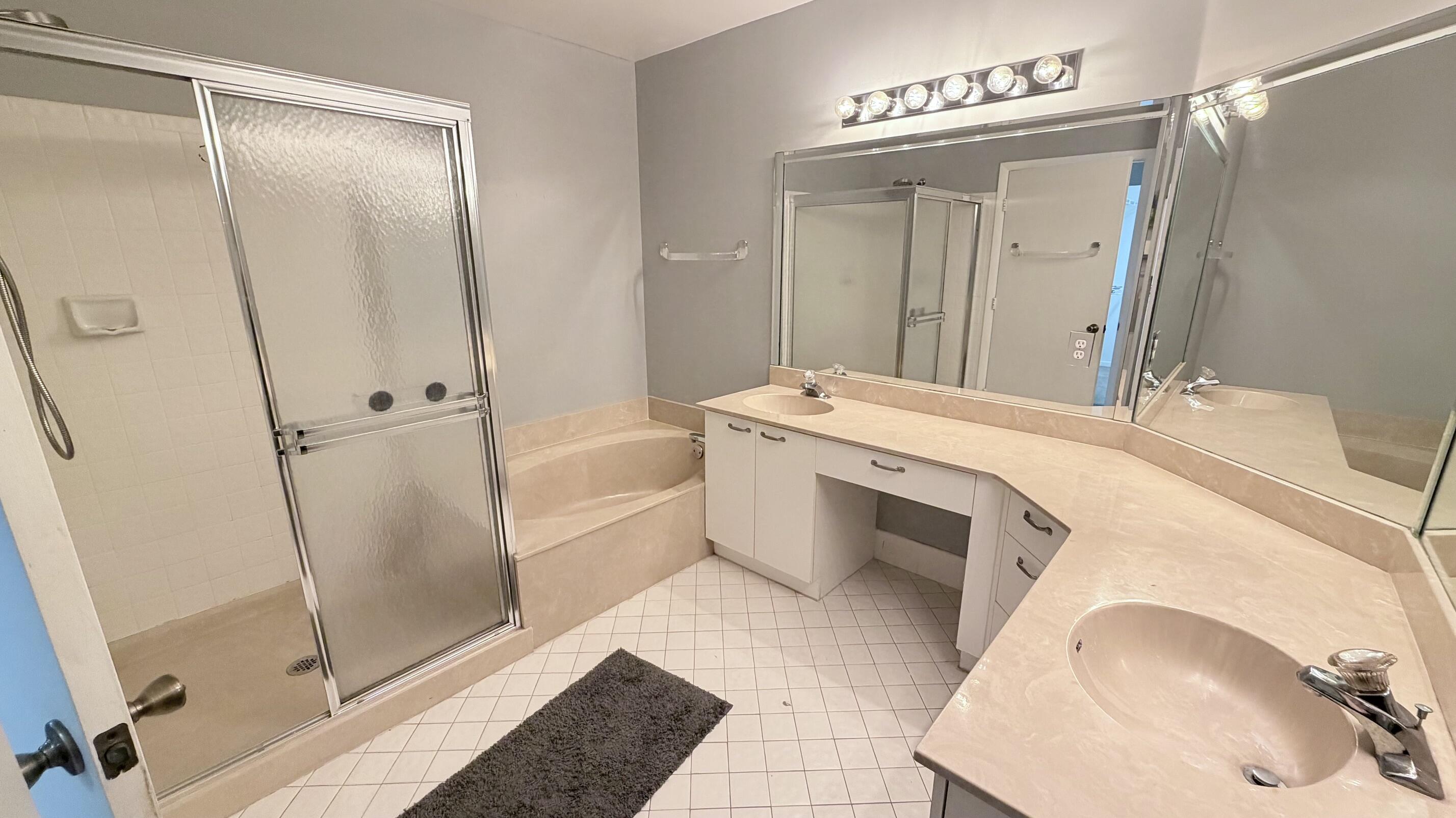 5136 Floria Drive G Property Photo 12