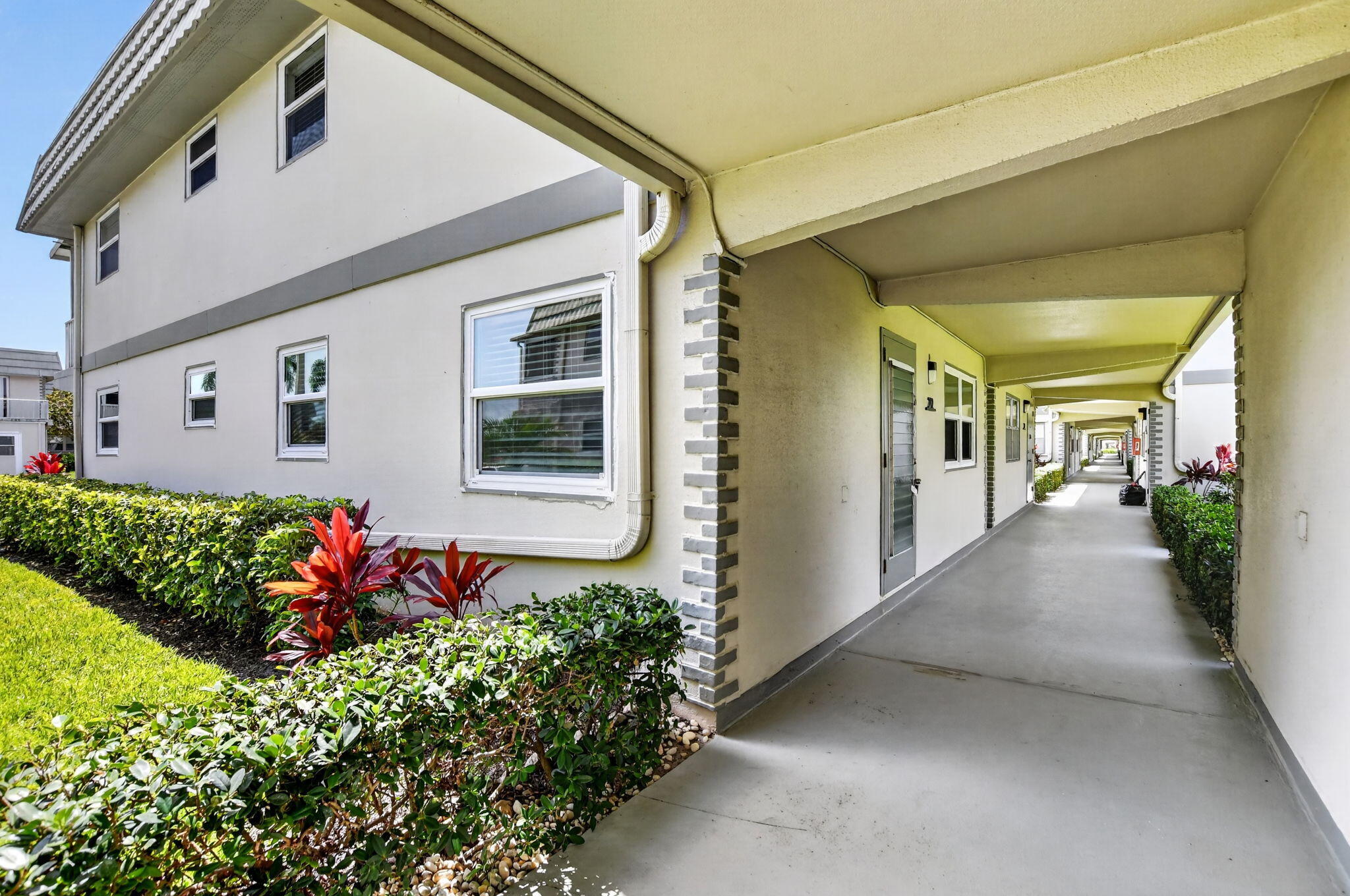 212 Monaco E Property Photo 28