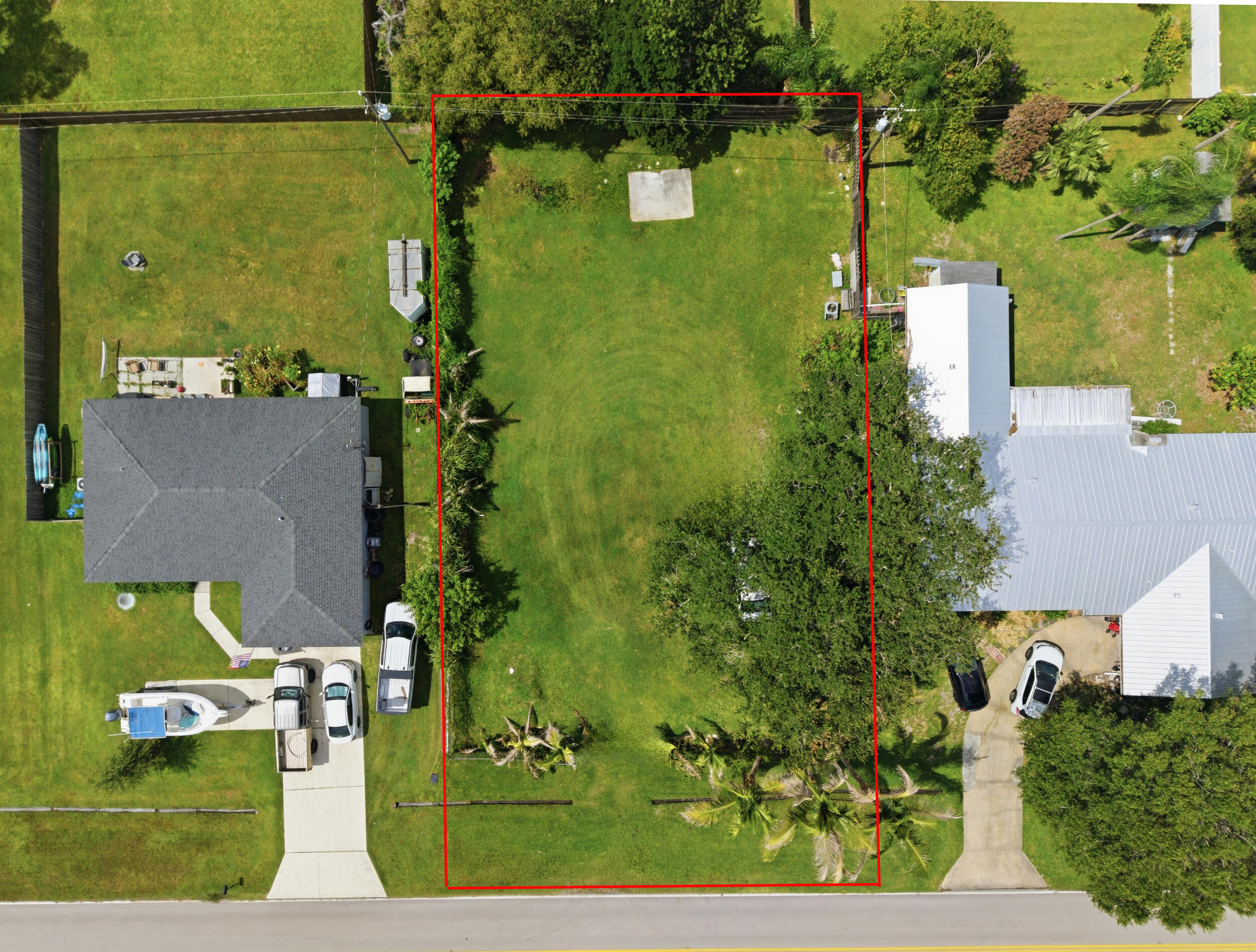 719 Se Thornhill Drive Property Photo 3