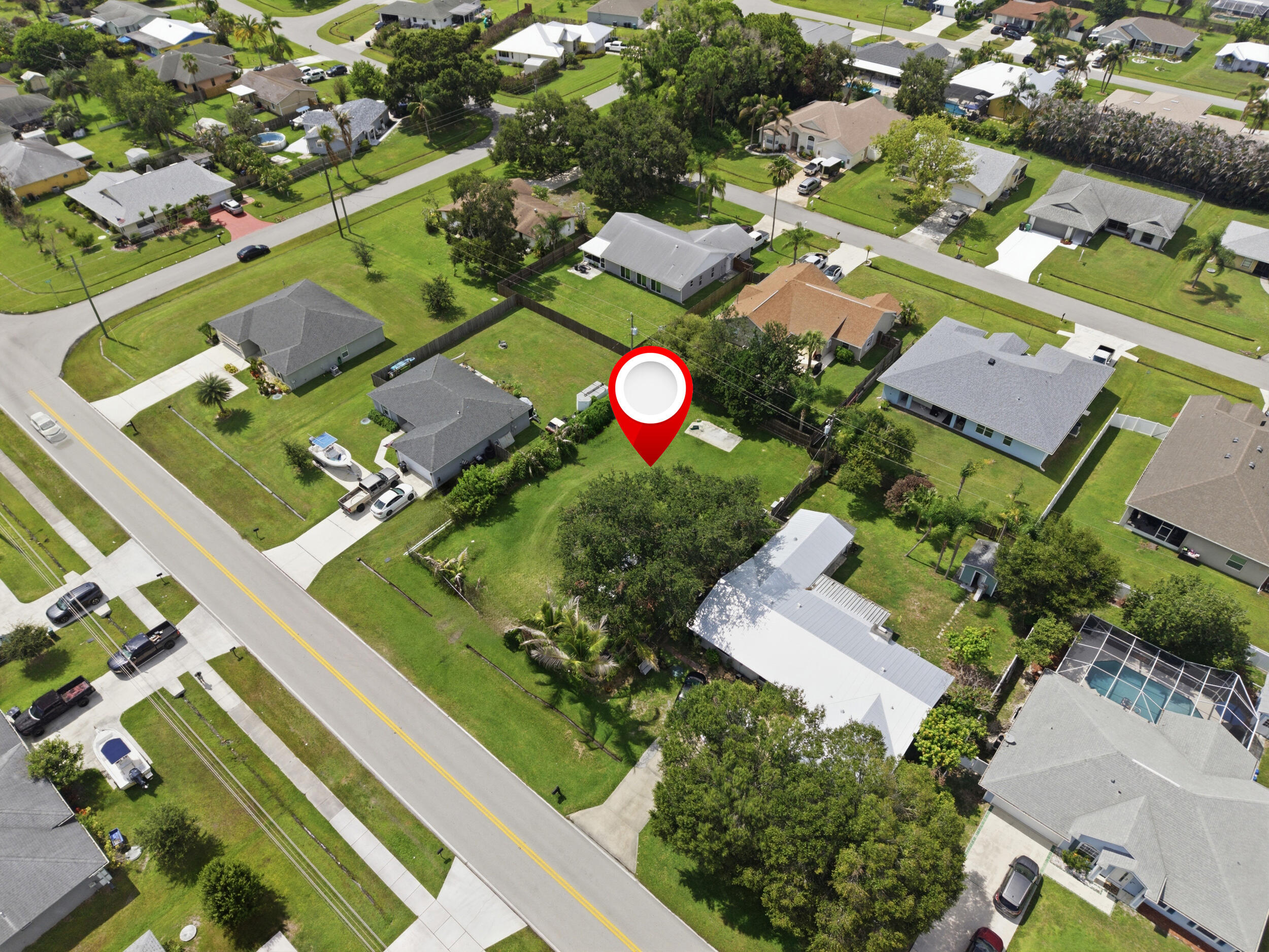 719 Se Thornhill Drive Property Photo 10