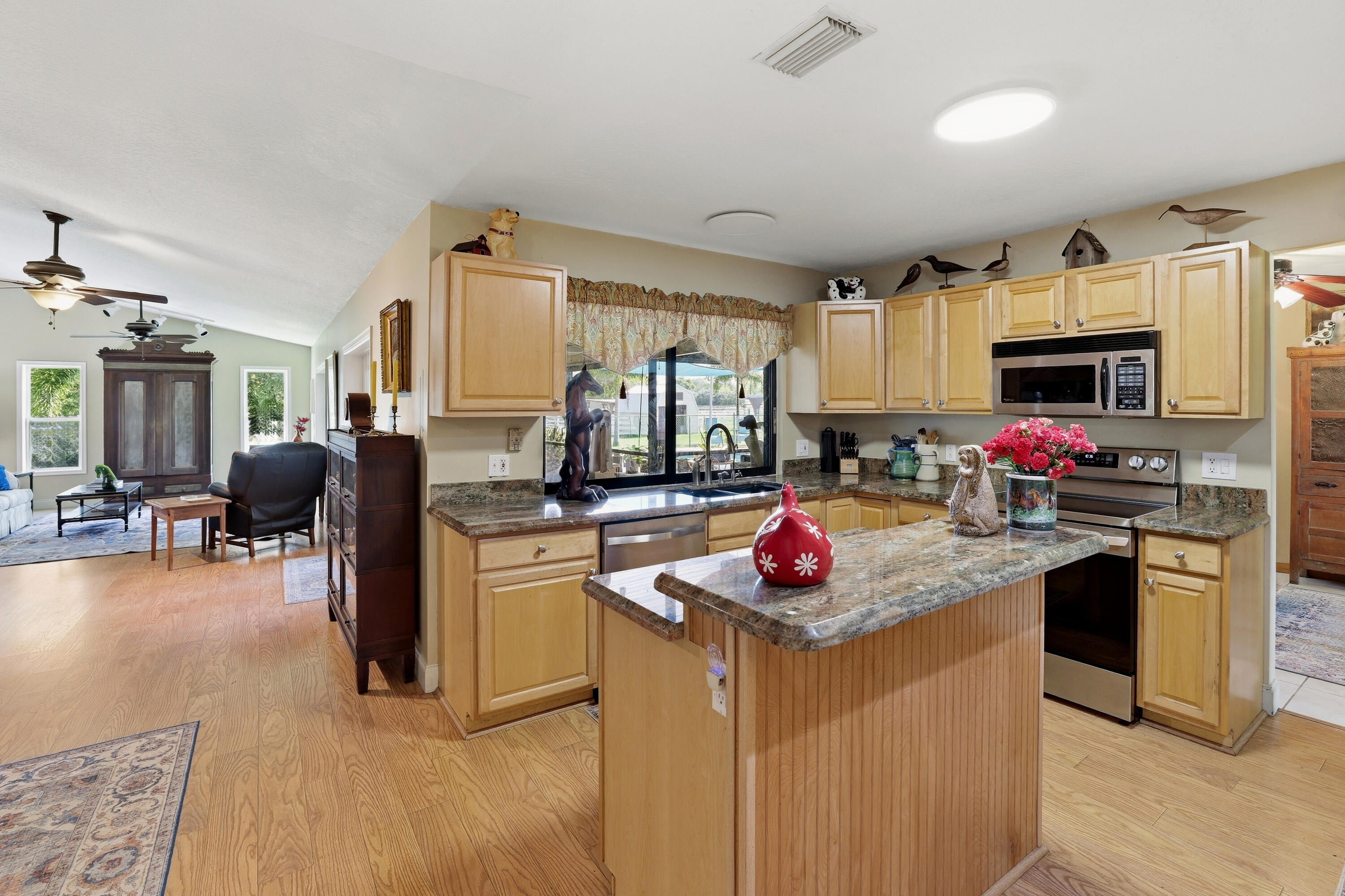 14095 Biddex Road Property Photo 6