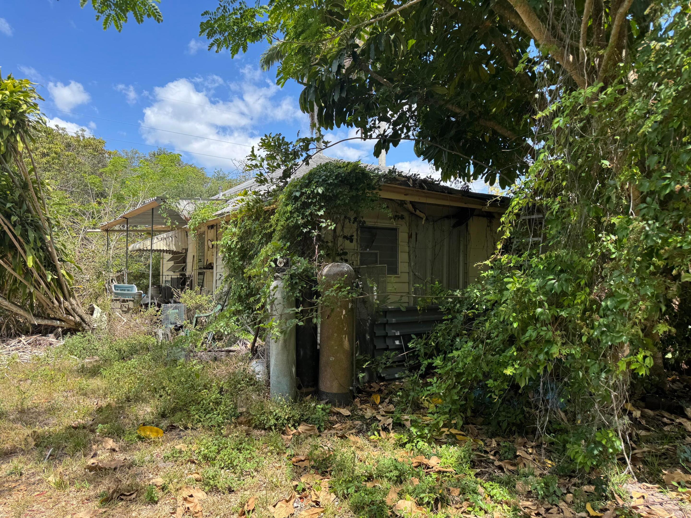 3358 S Jog Road Property Photo 15
