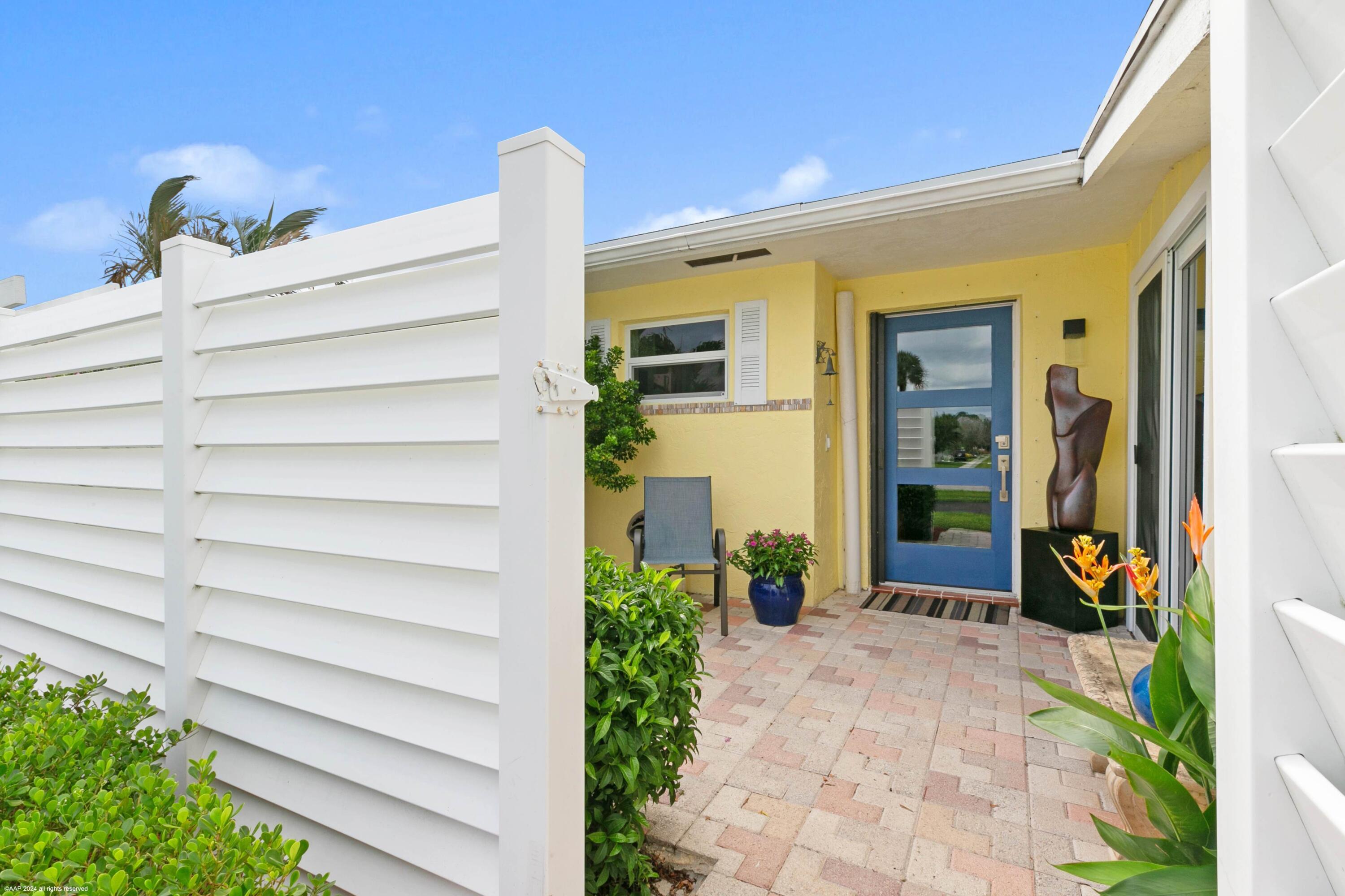 208 Sims Creek Drive Property Photo 2