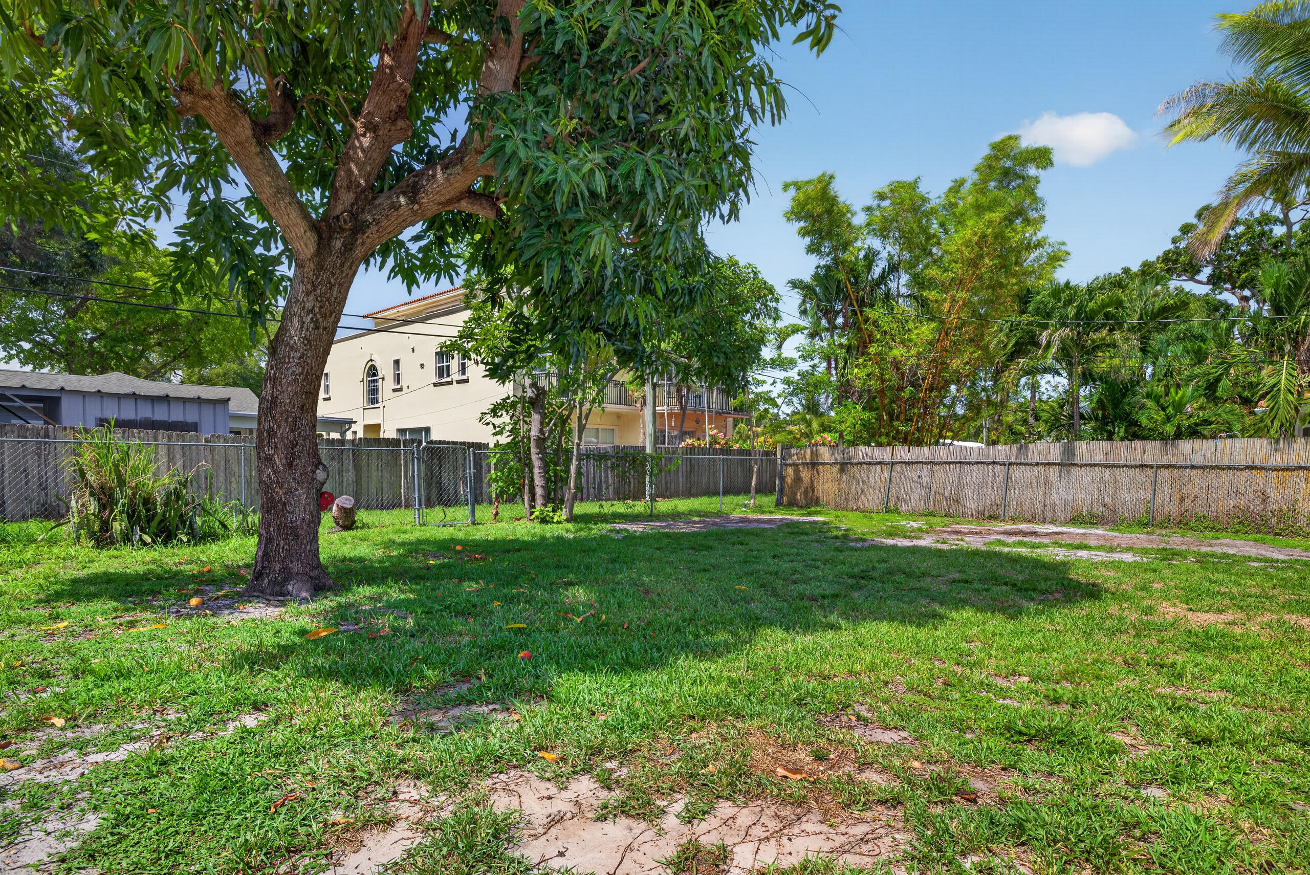423 Sw 11th Court A Property Photo 19