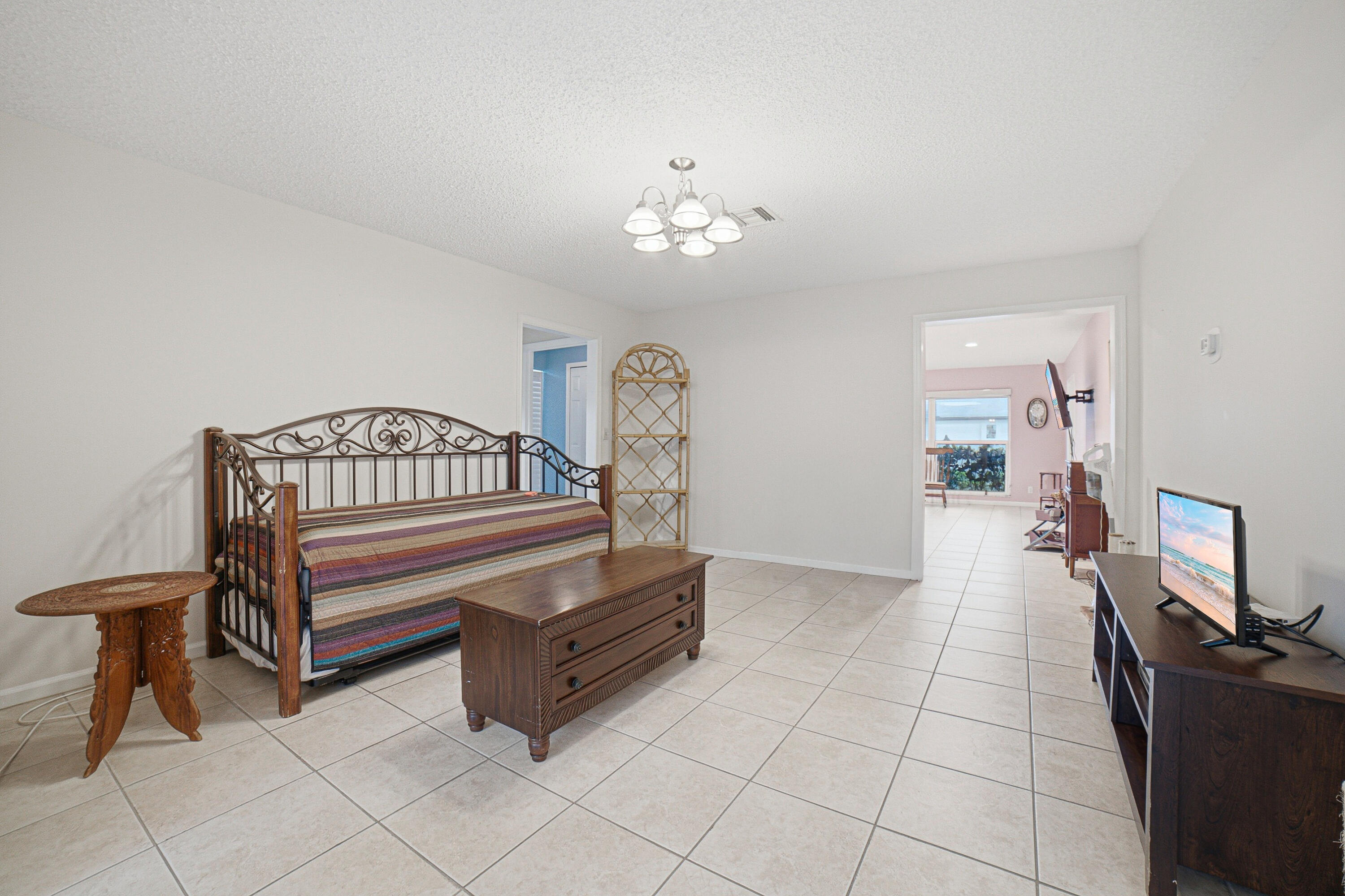 4843 Greentree Lane B Property Photo 12