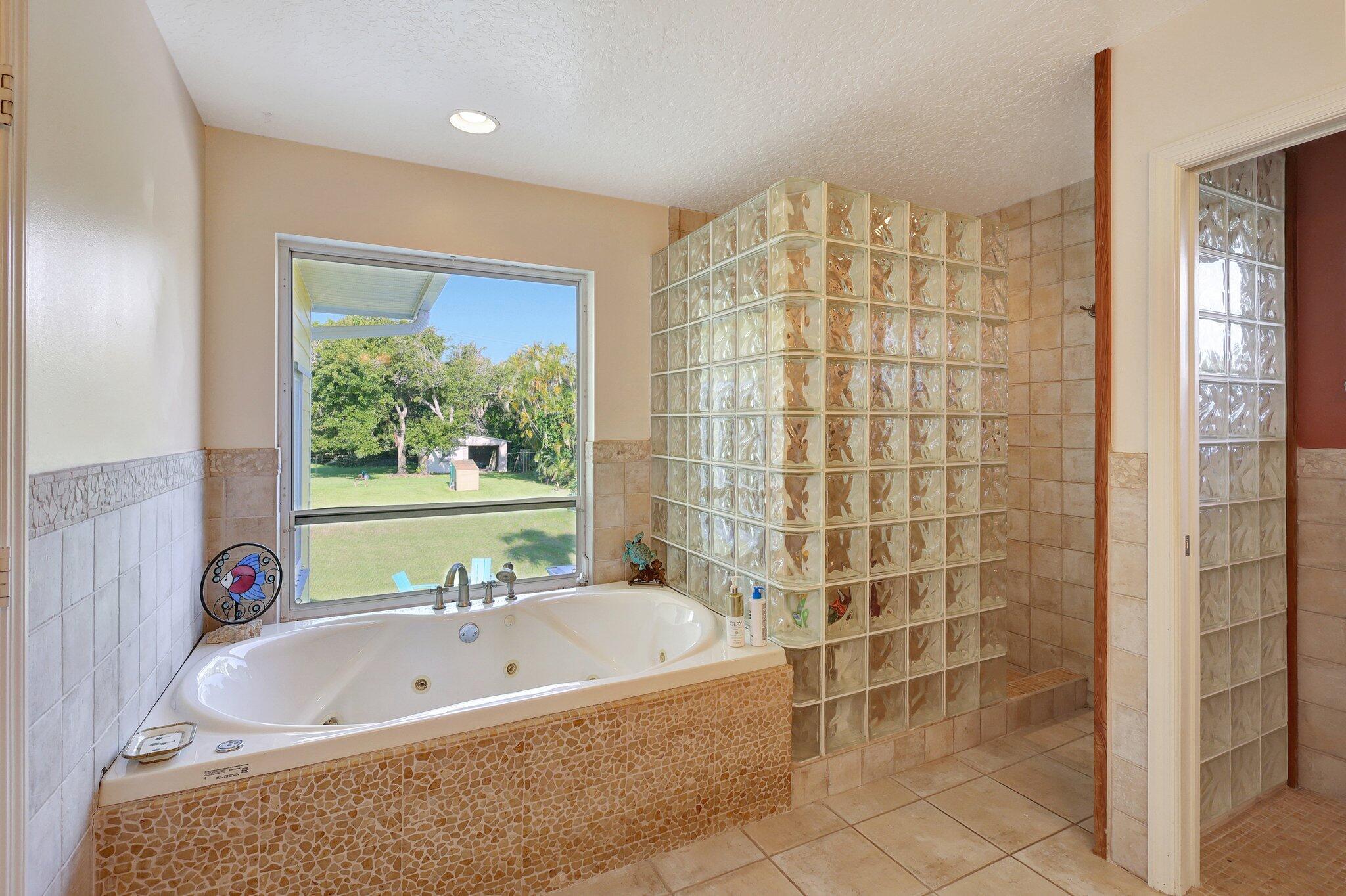 7501 S Indian River Drive Property Photo 27