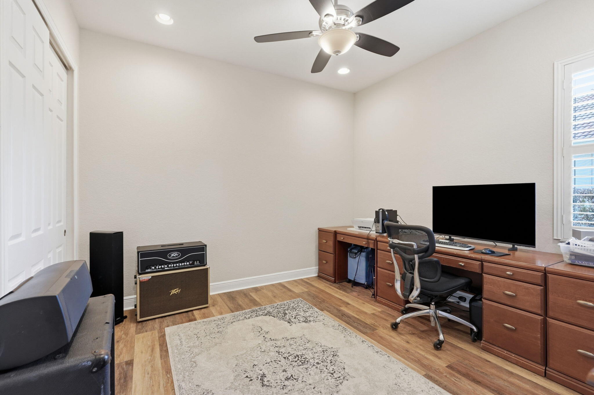 2553 Nw Crystal Lake Drive Nw Property Photo 40