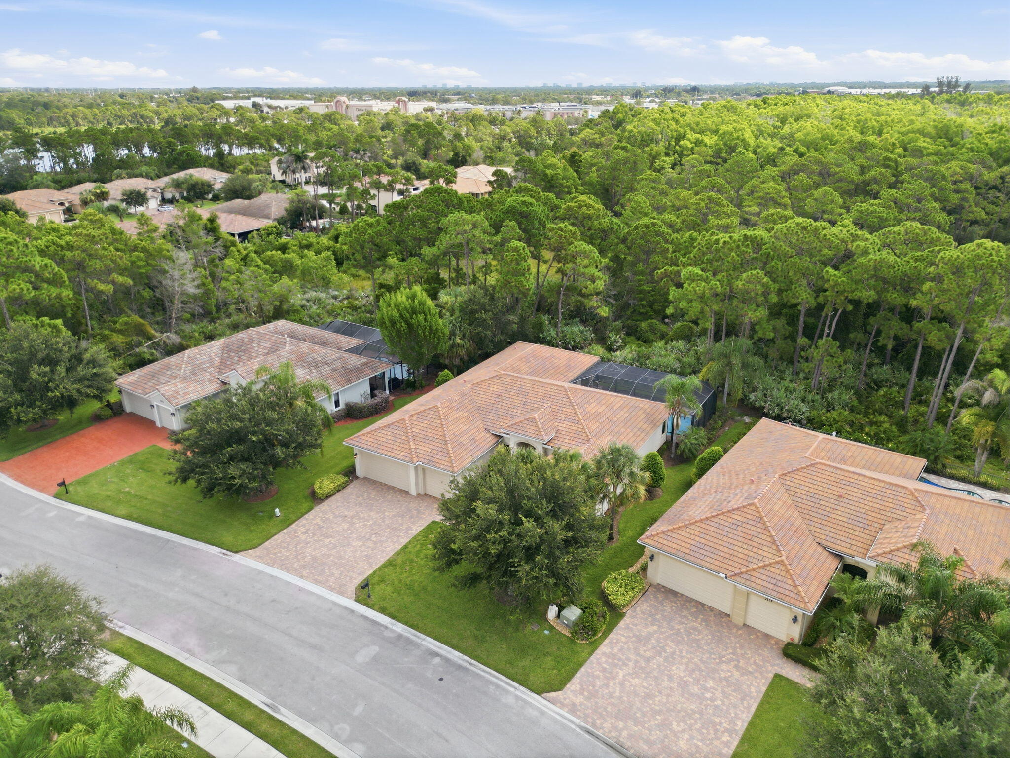 2553 Nw Crystal Lake Drive Nw Property Photo 66