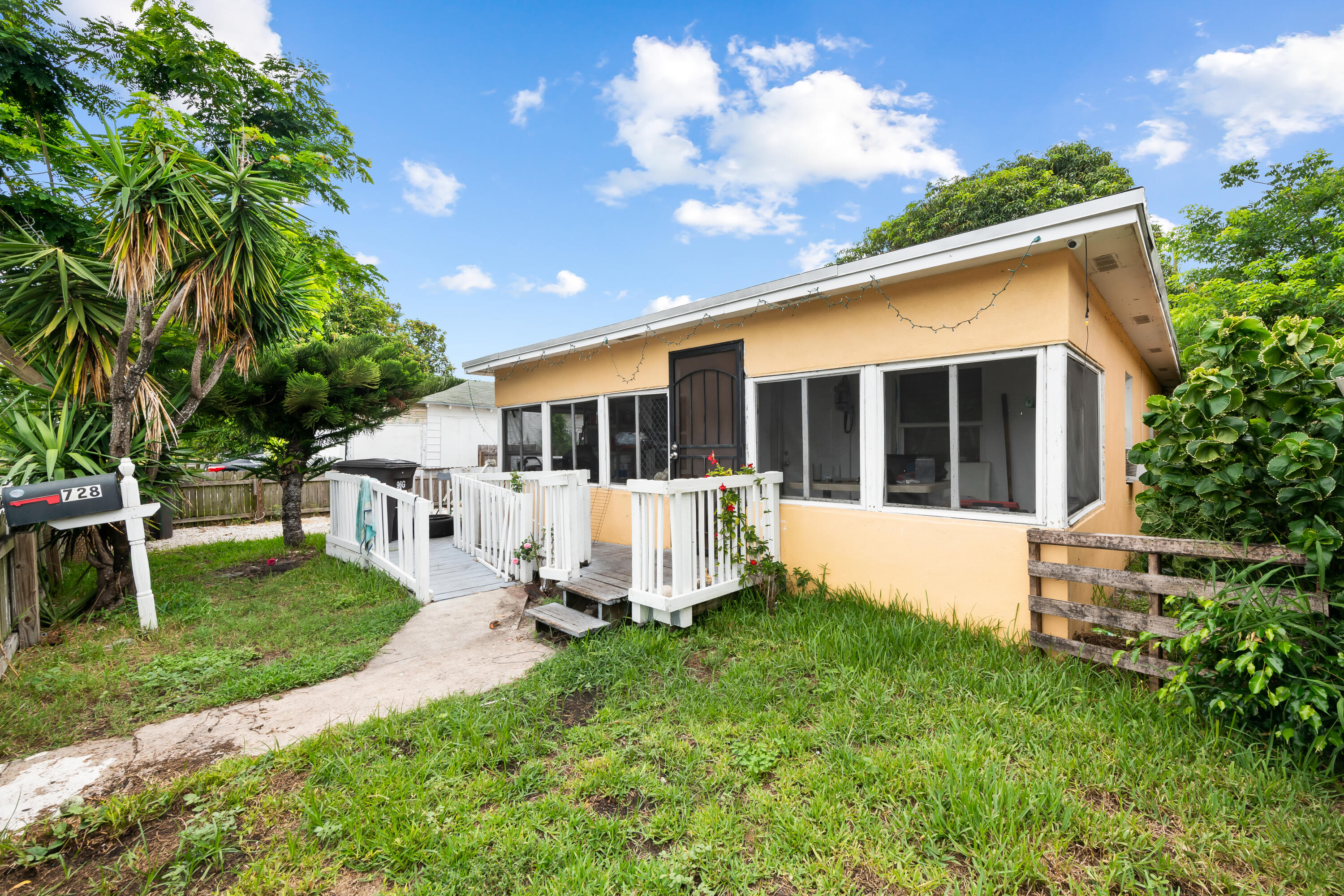 728 22nd Street Property Photo 1