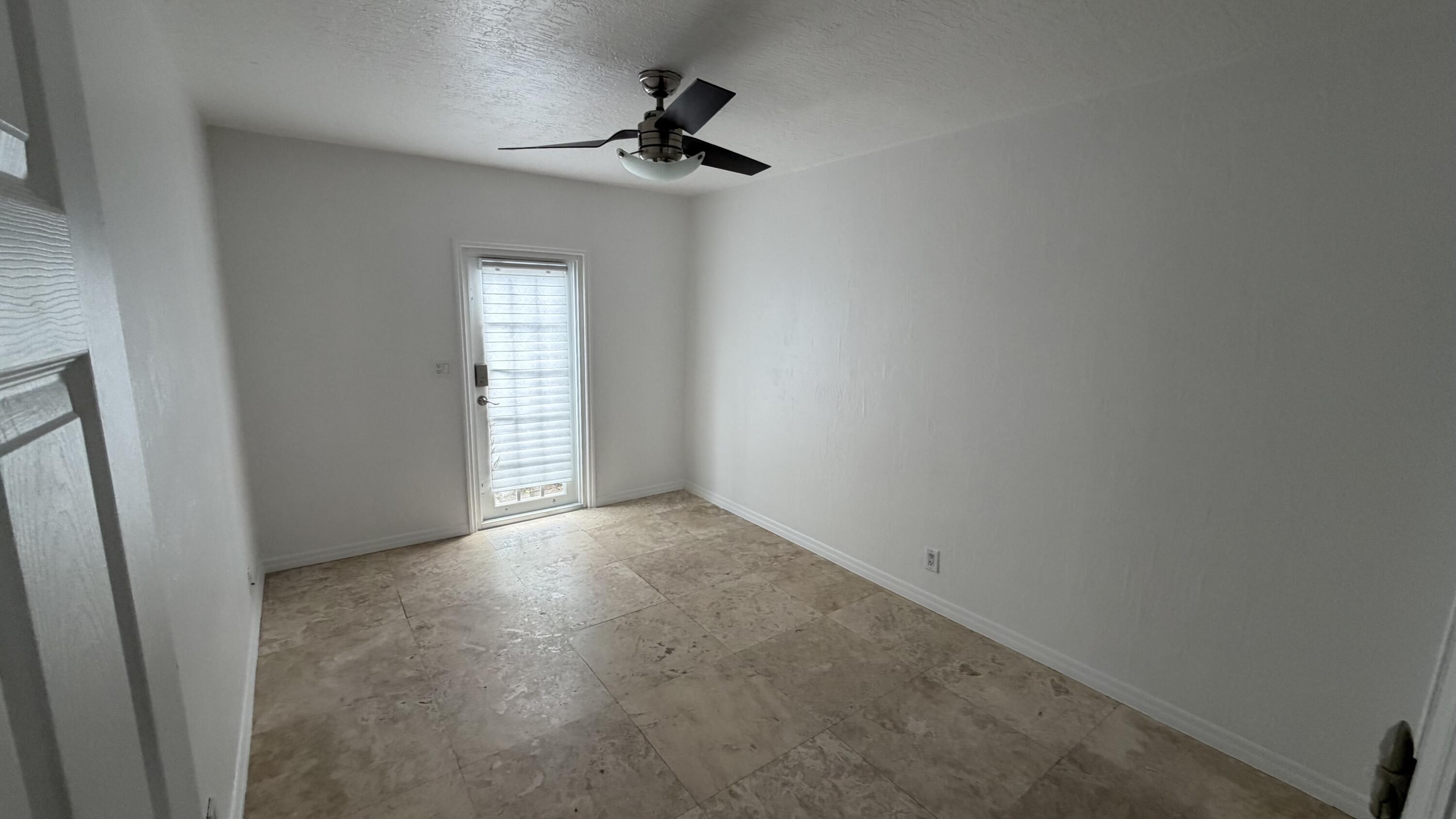 1470 N Dixie Highway 16 Property Photo 5