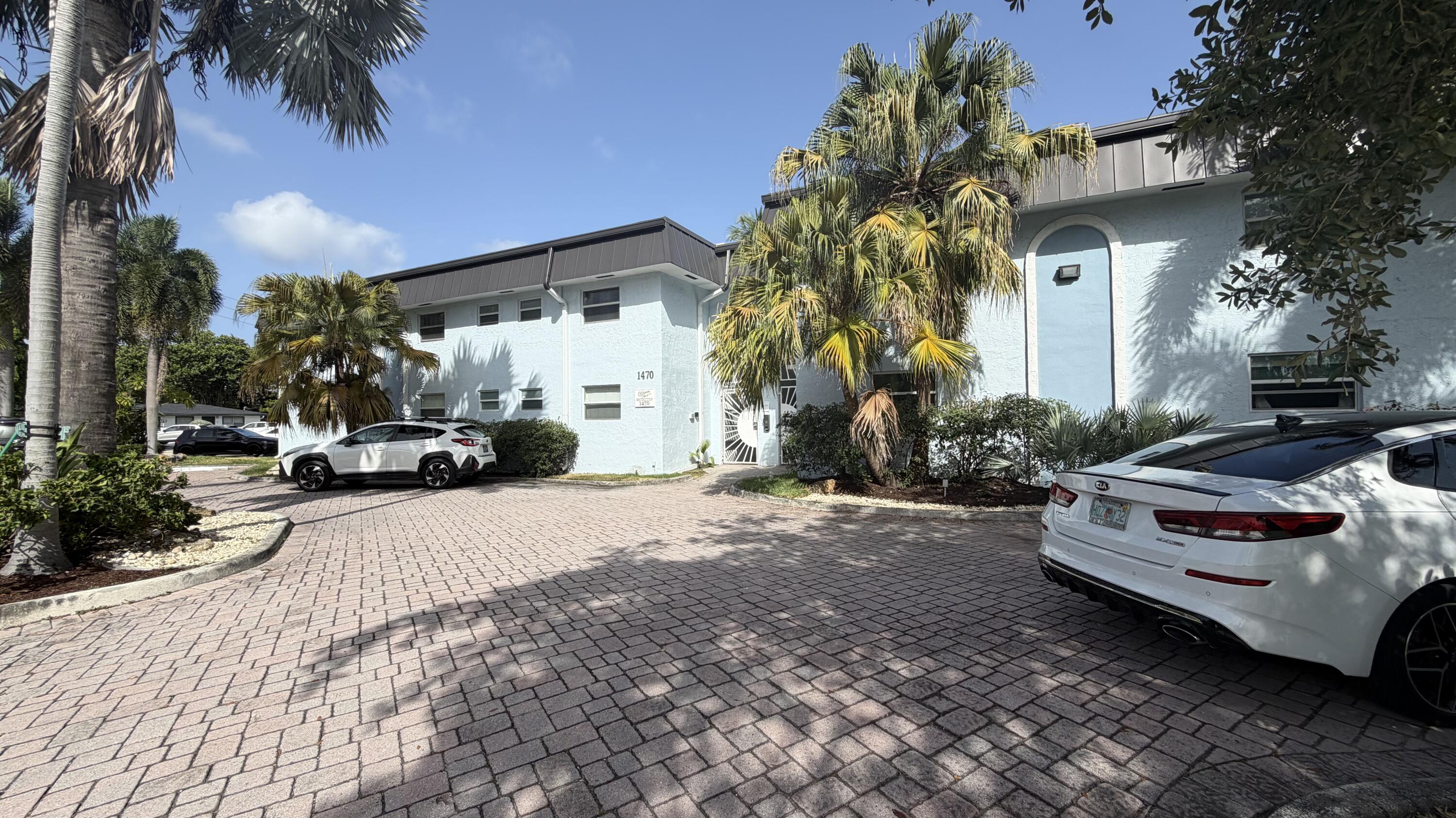 1470 N Dixie Highway 16 Property Photo 12
