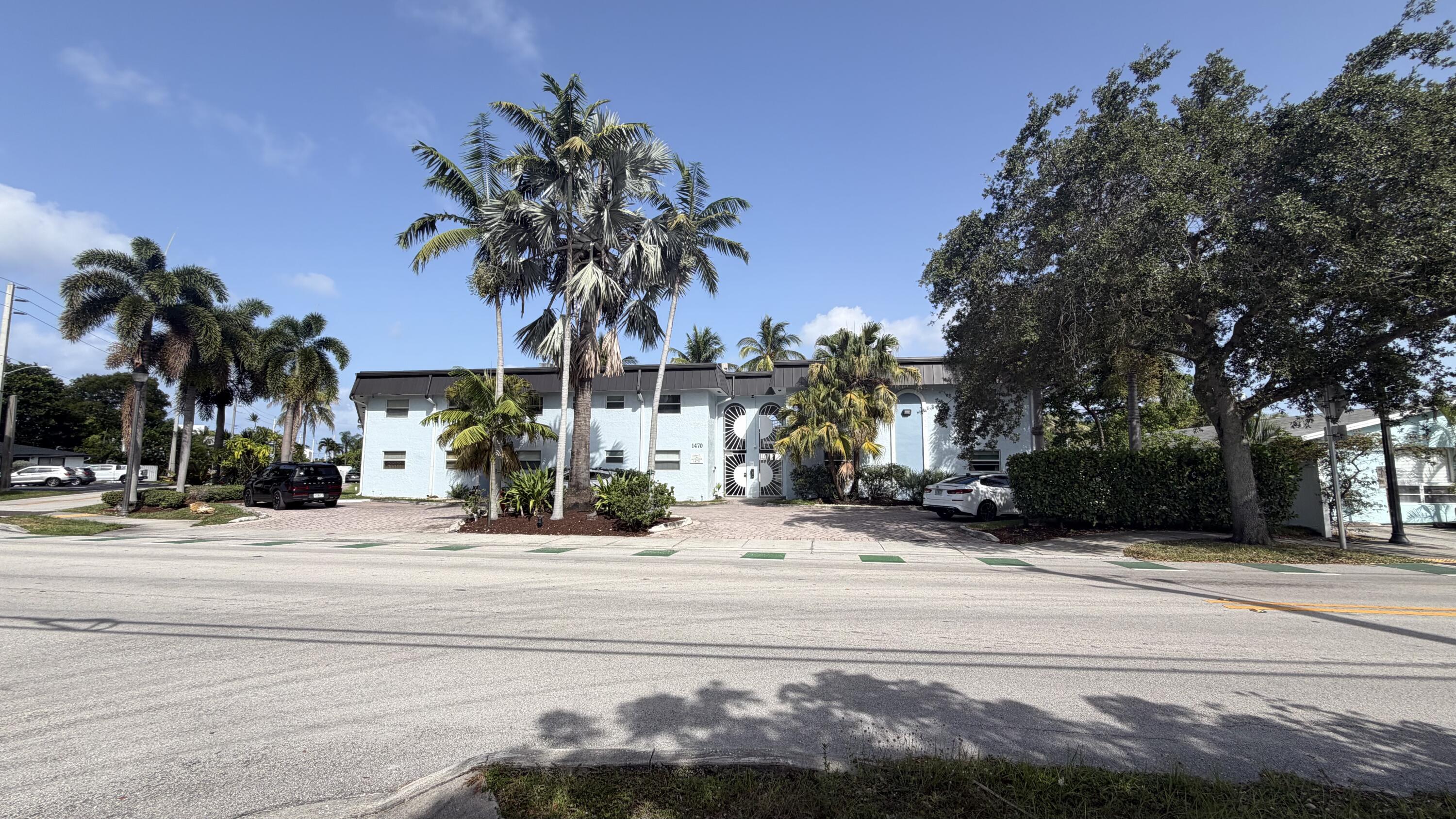 1470 N Dixie Highway 16 Property Photo 13