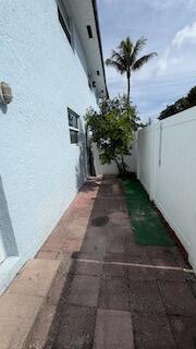 1470 N Dixie Highway 16 Property Photo 14