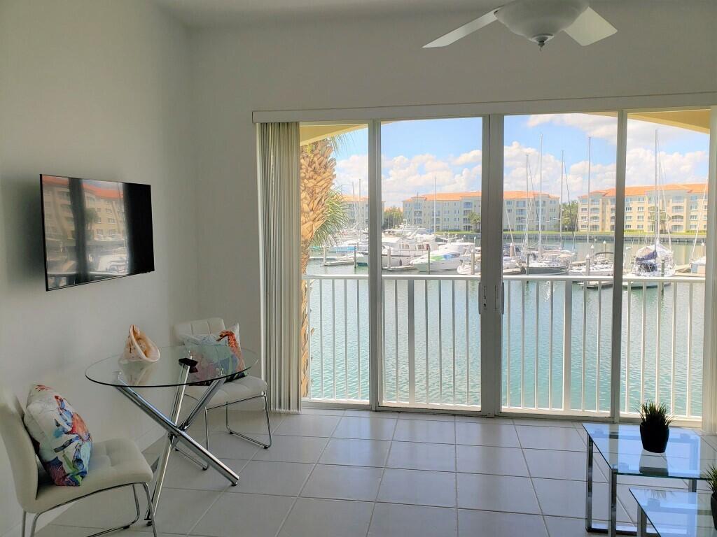 10 Harbour Isle Drive E 204 Property Photo 8