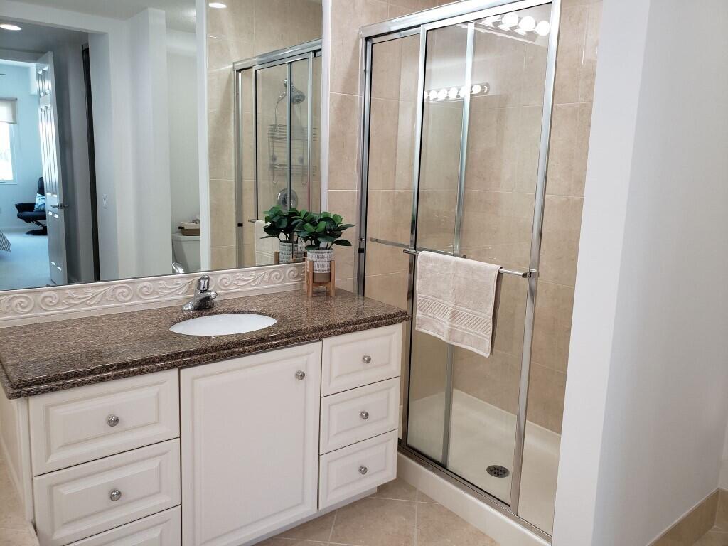 10 Harbour Isle Drive E 204 Property Photo 18