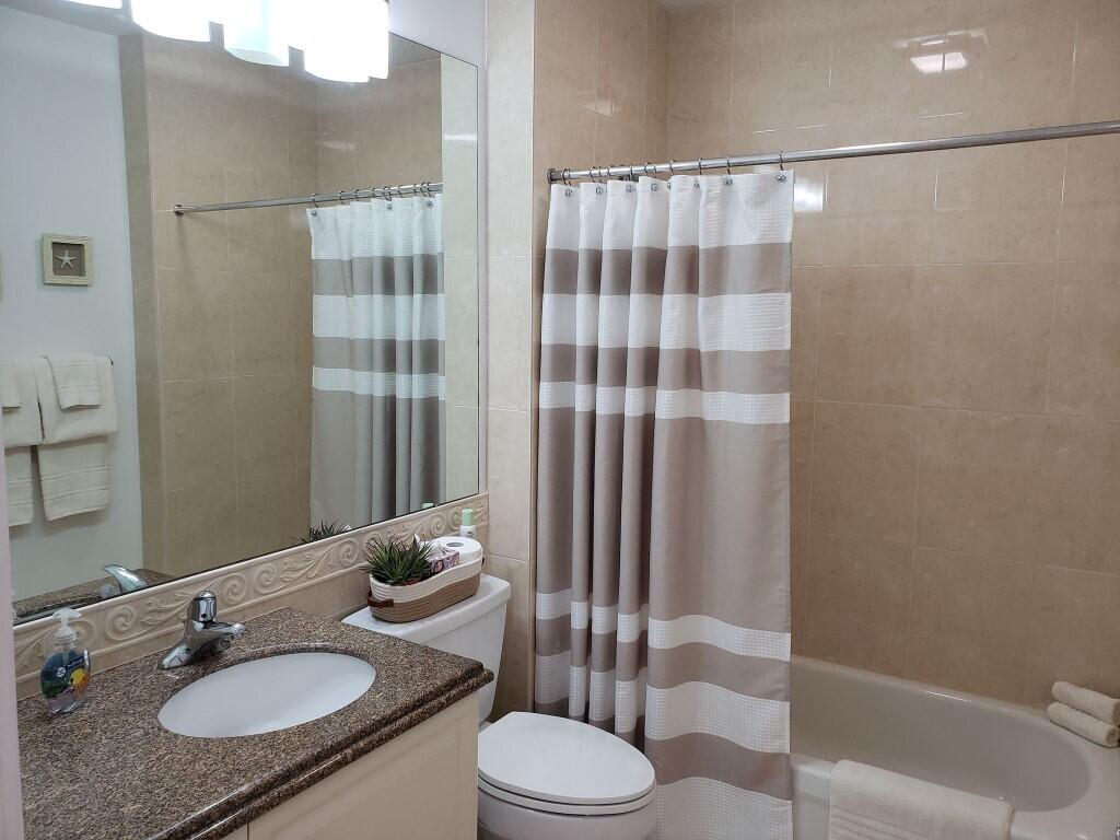10 Harbour Isle Drive E 204 Property Photo 23