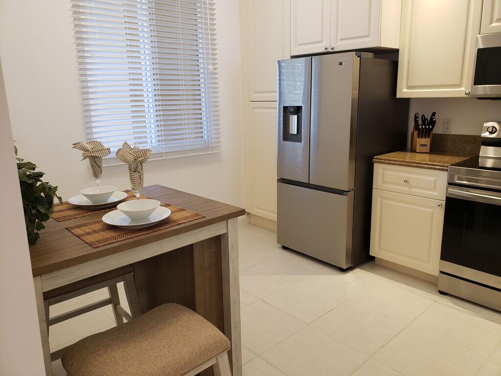 10 Harbour Isle Drive E 204 Property Photo 29